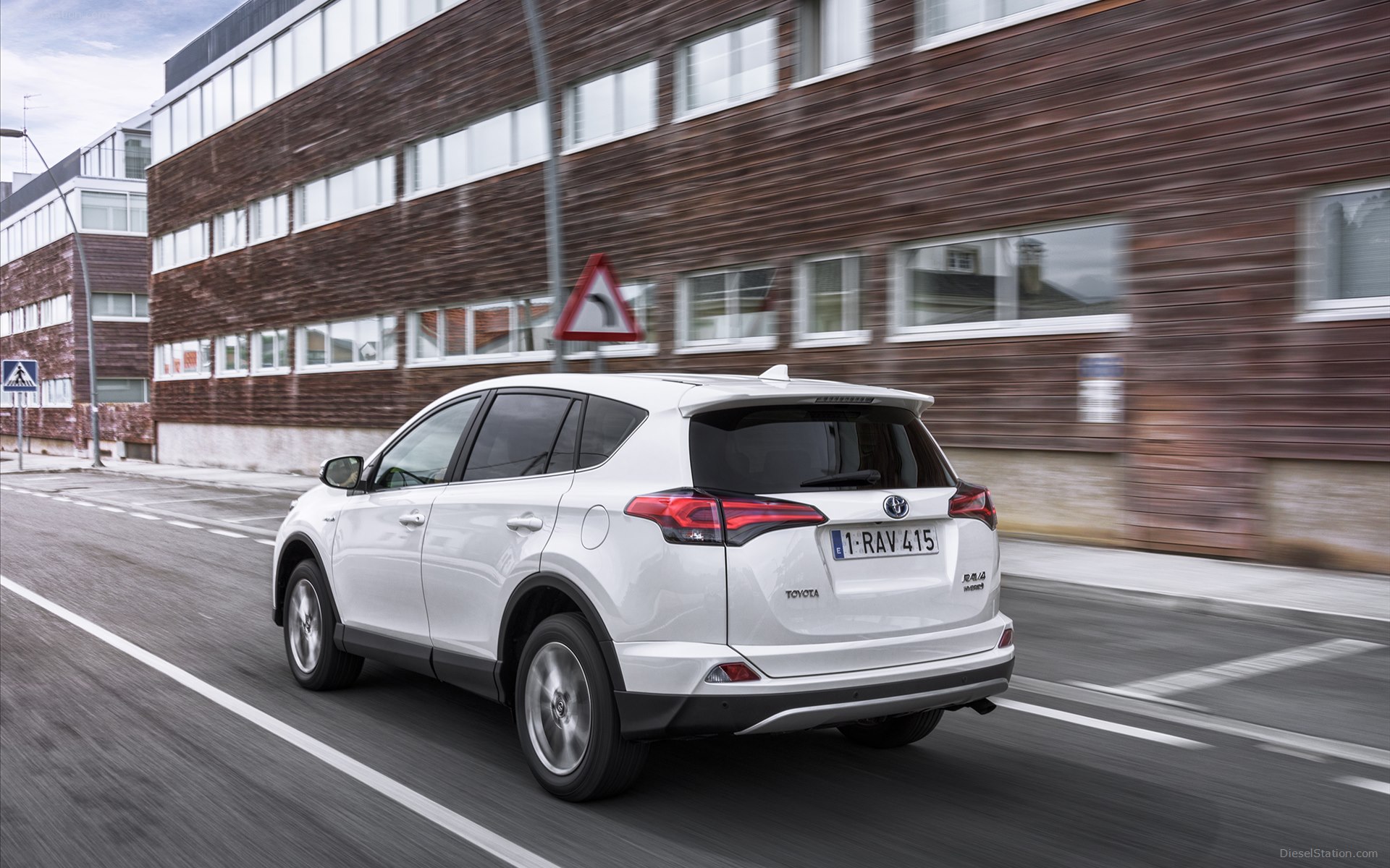 Toyota RAV4 Hybrid 2016