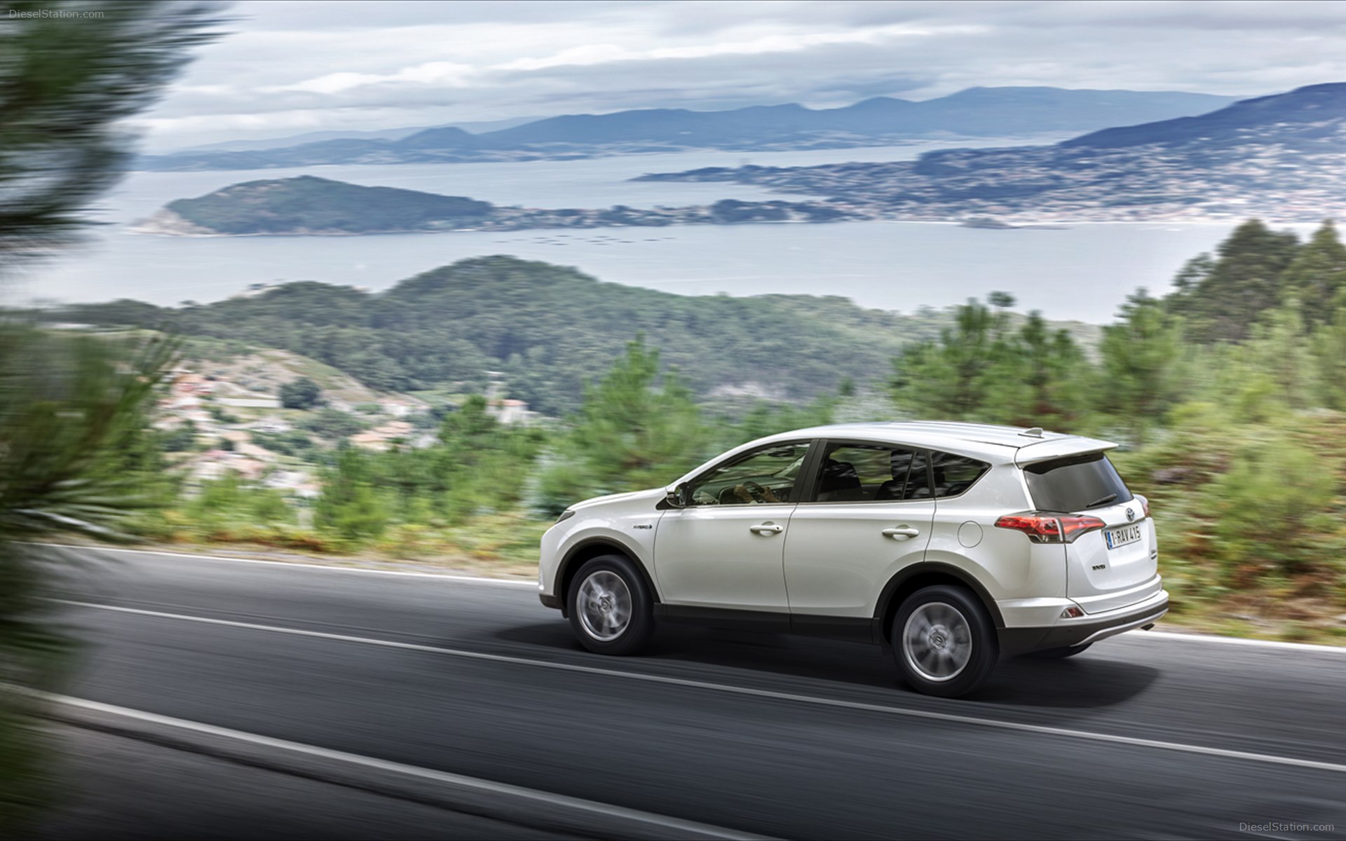 Toyota RAV4 Hybrid 2016