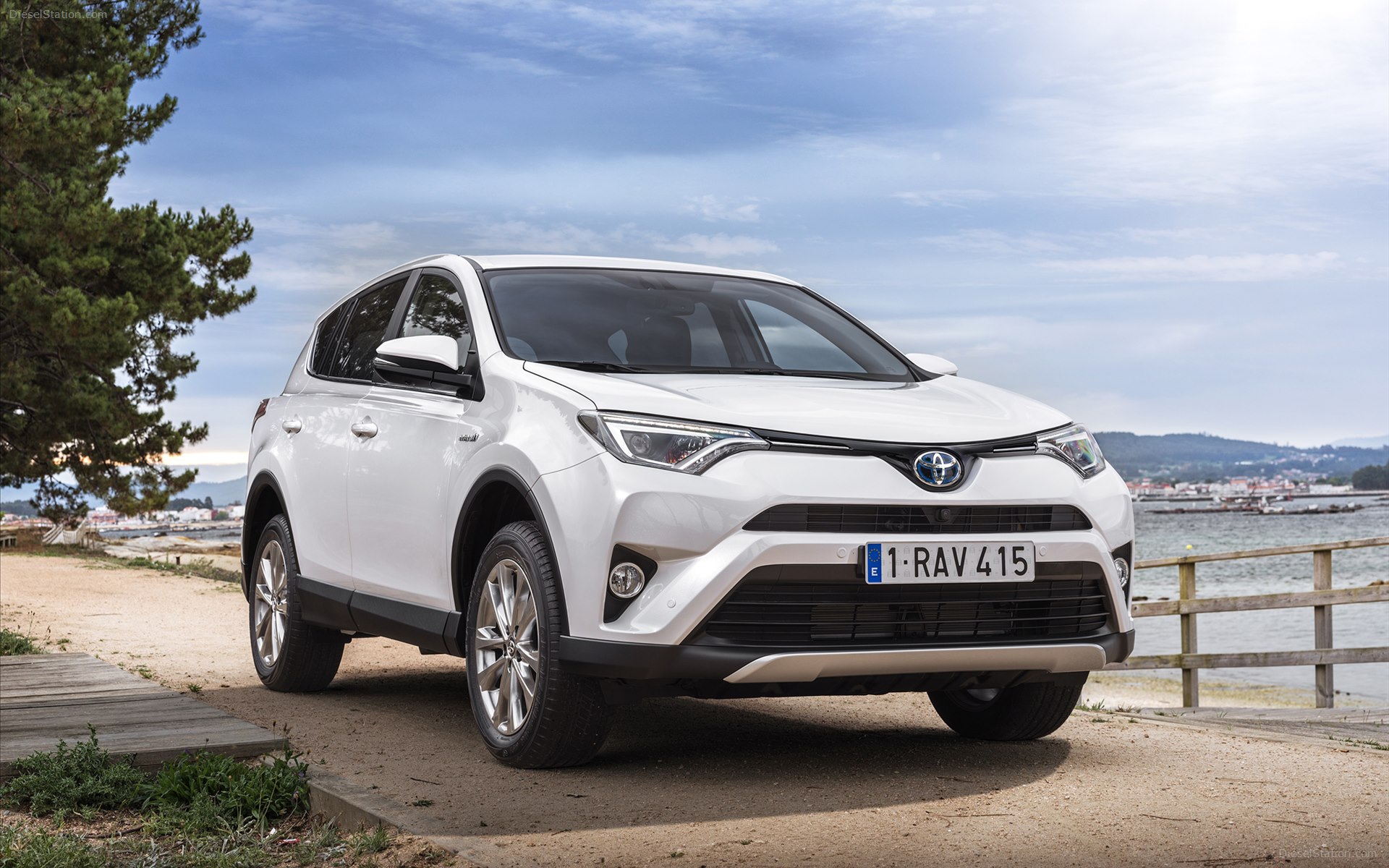 Toyota RAV4 Hybrid 2016