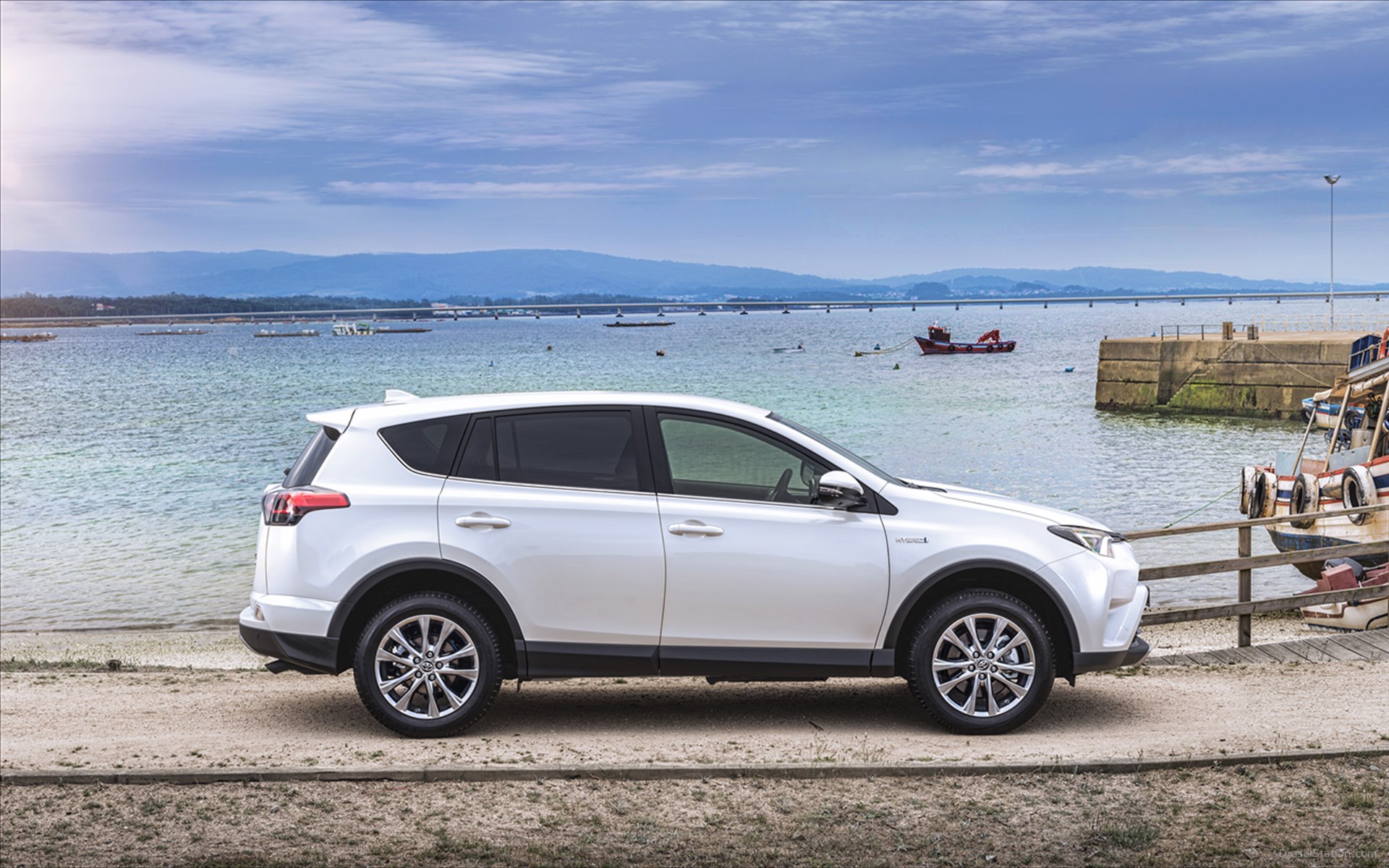 Toyota RAV4 Hybrid 2016