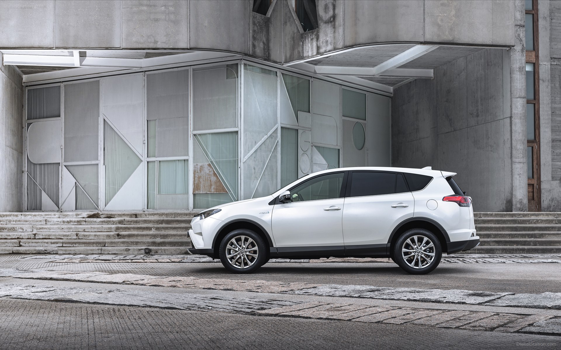 Toyota RAV4 Hybrid 2016