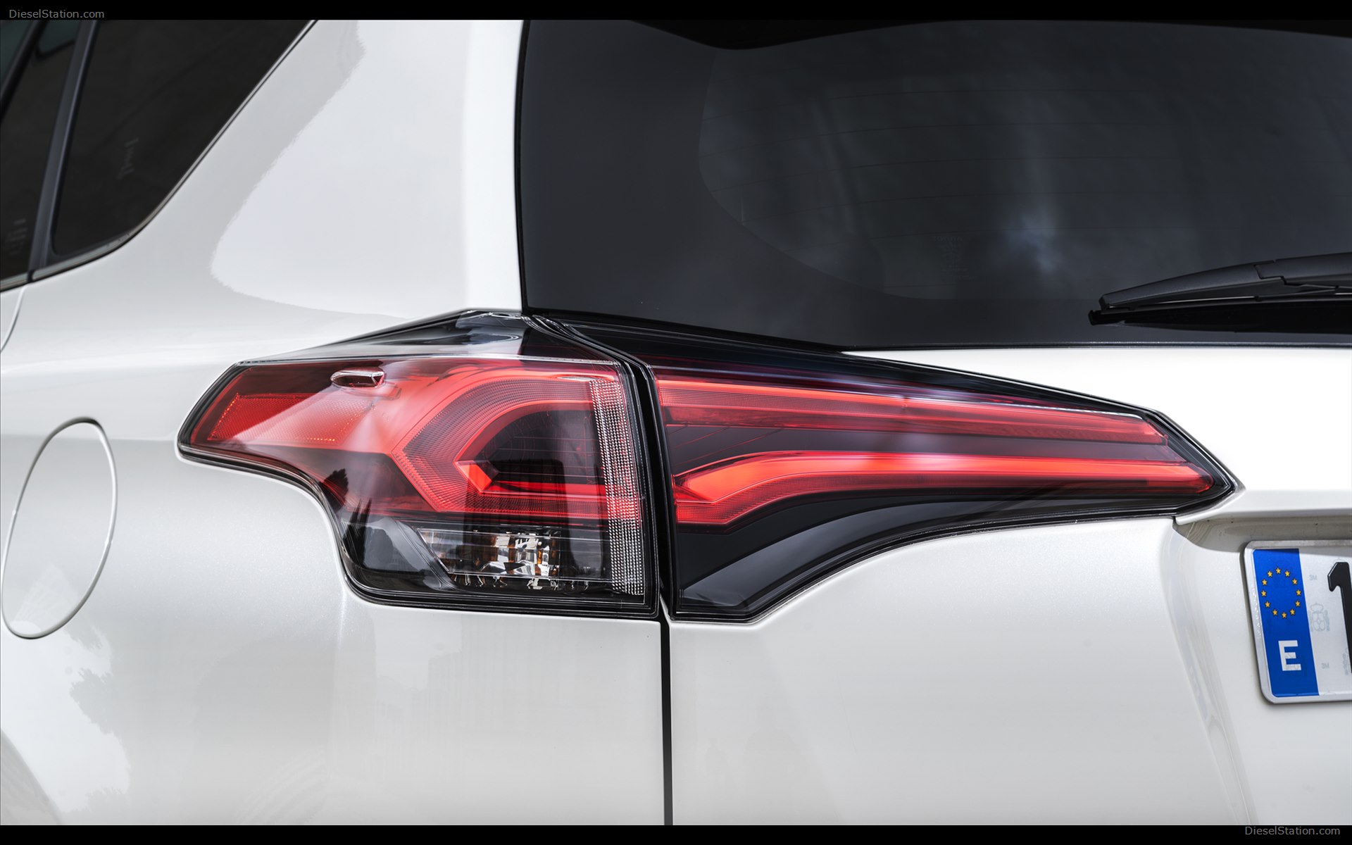 Toyota RAV4 Hybrid 2016