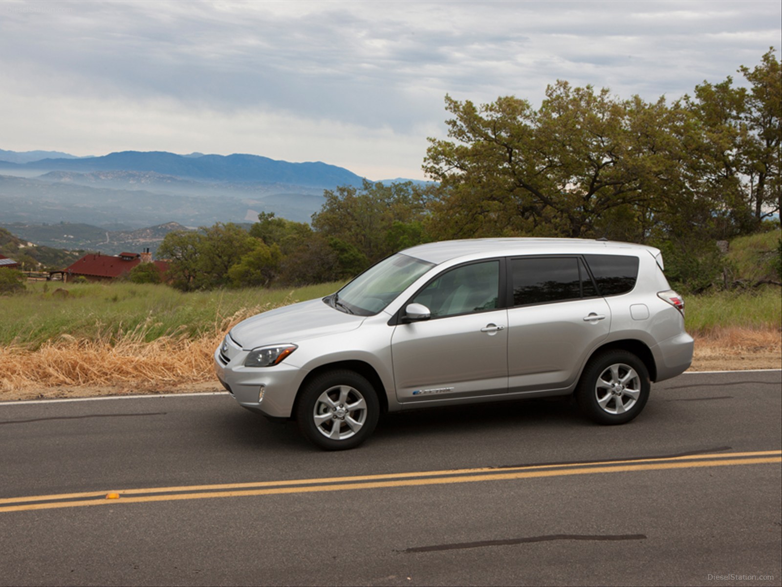 Toyota Rav4 EV 2013