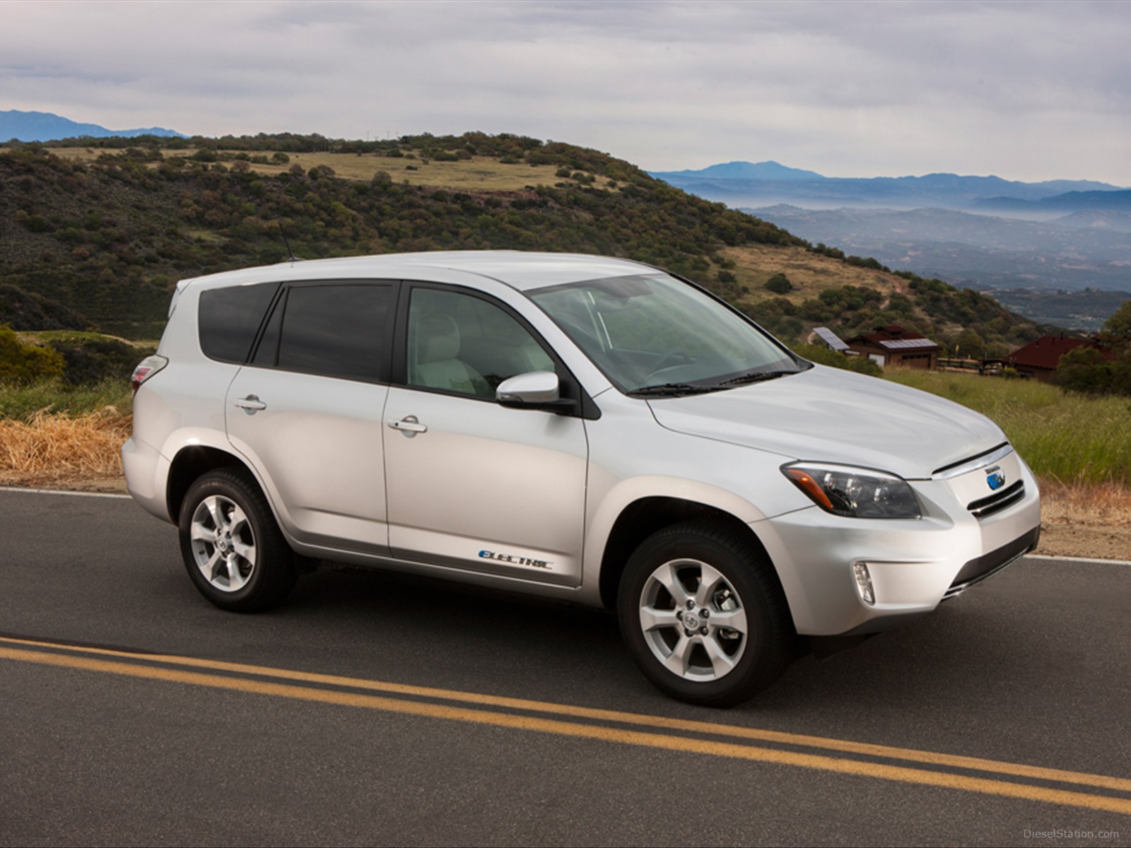 Toyota Rav4 EV 2013