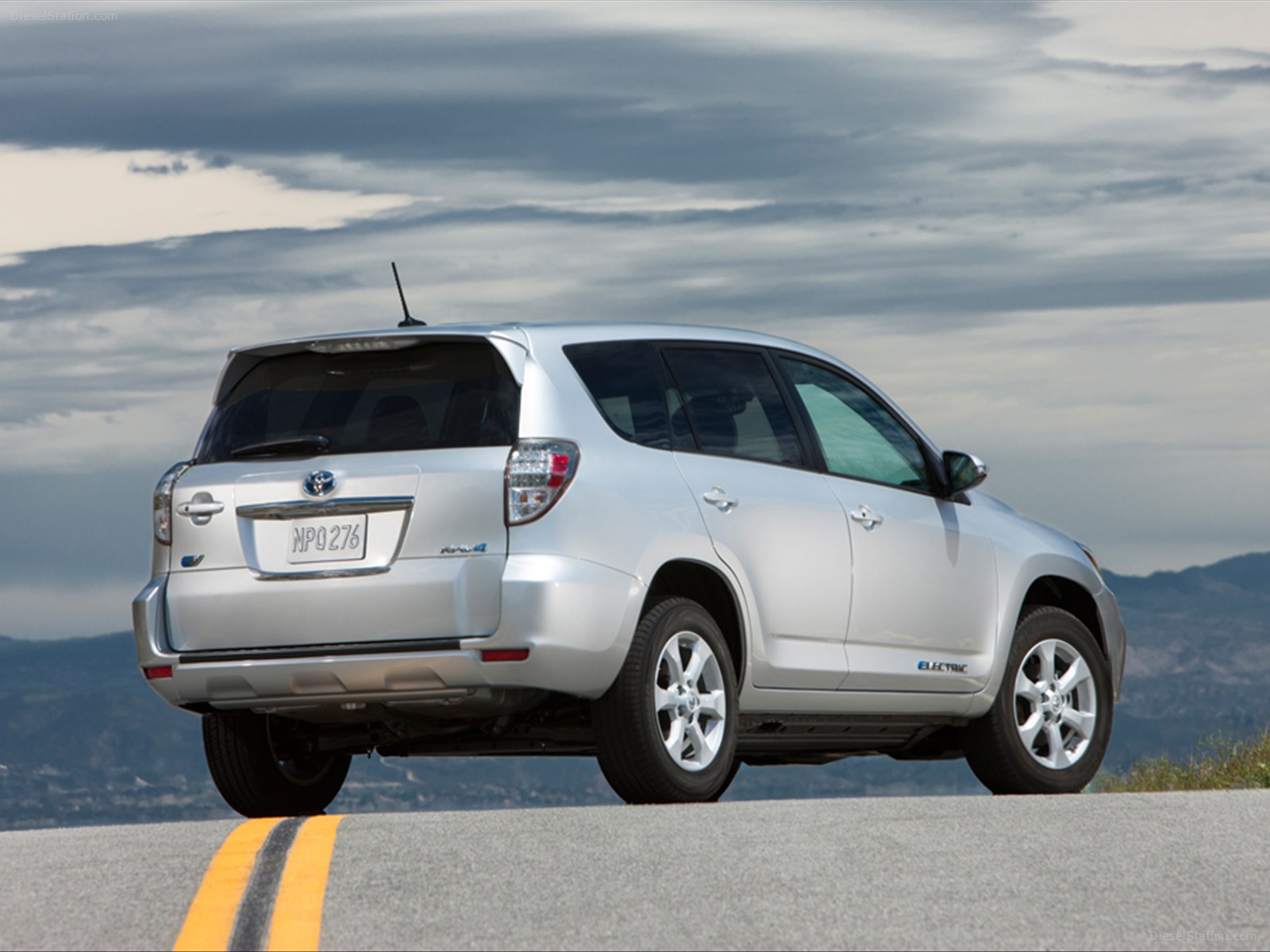 Toyota Rav4 EV 2013