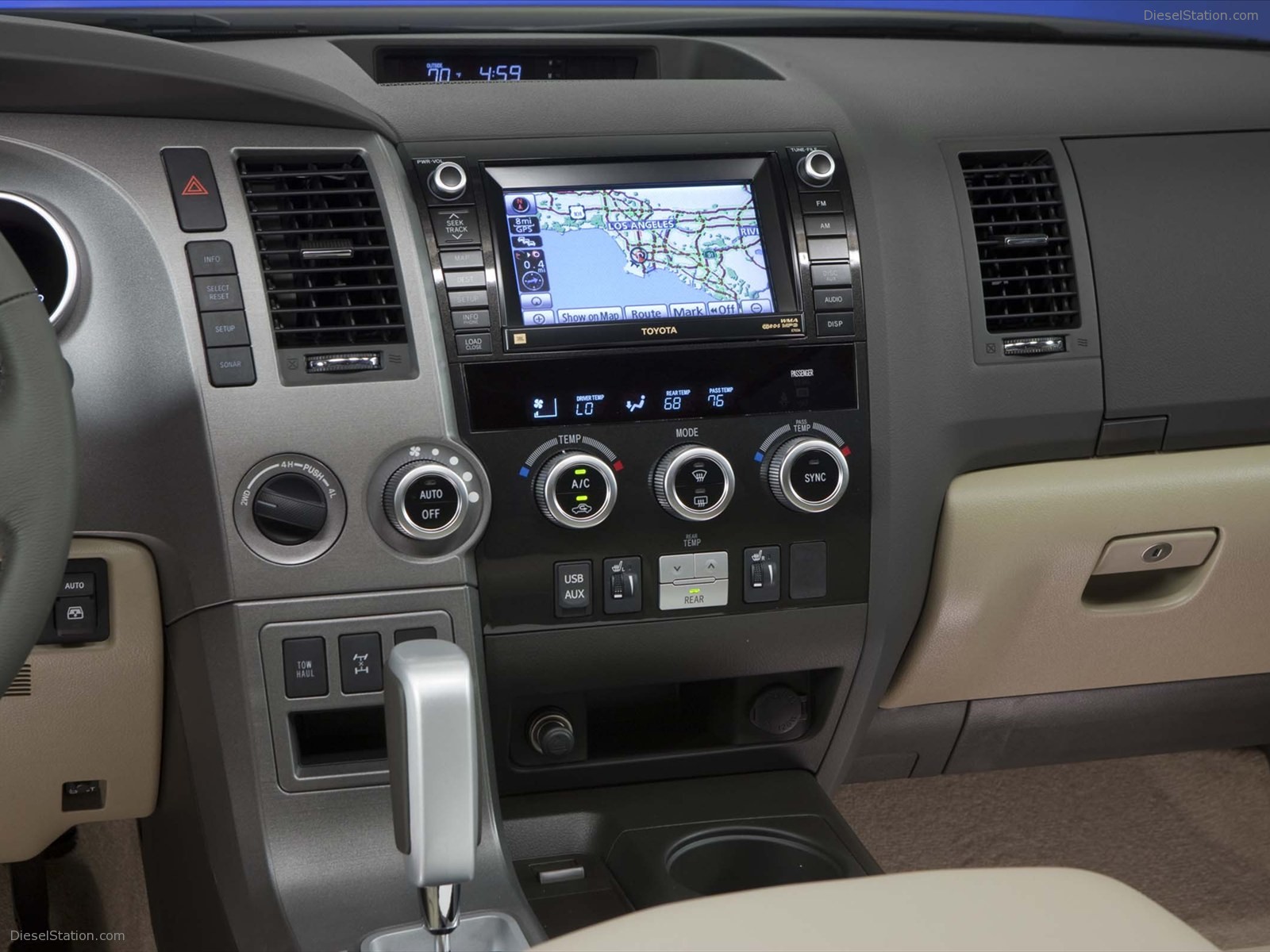 Toyota Sequoia 2011