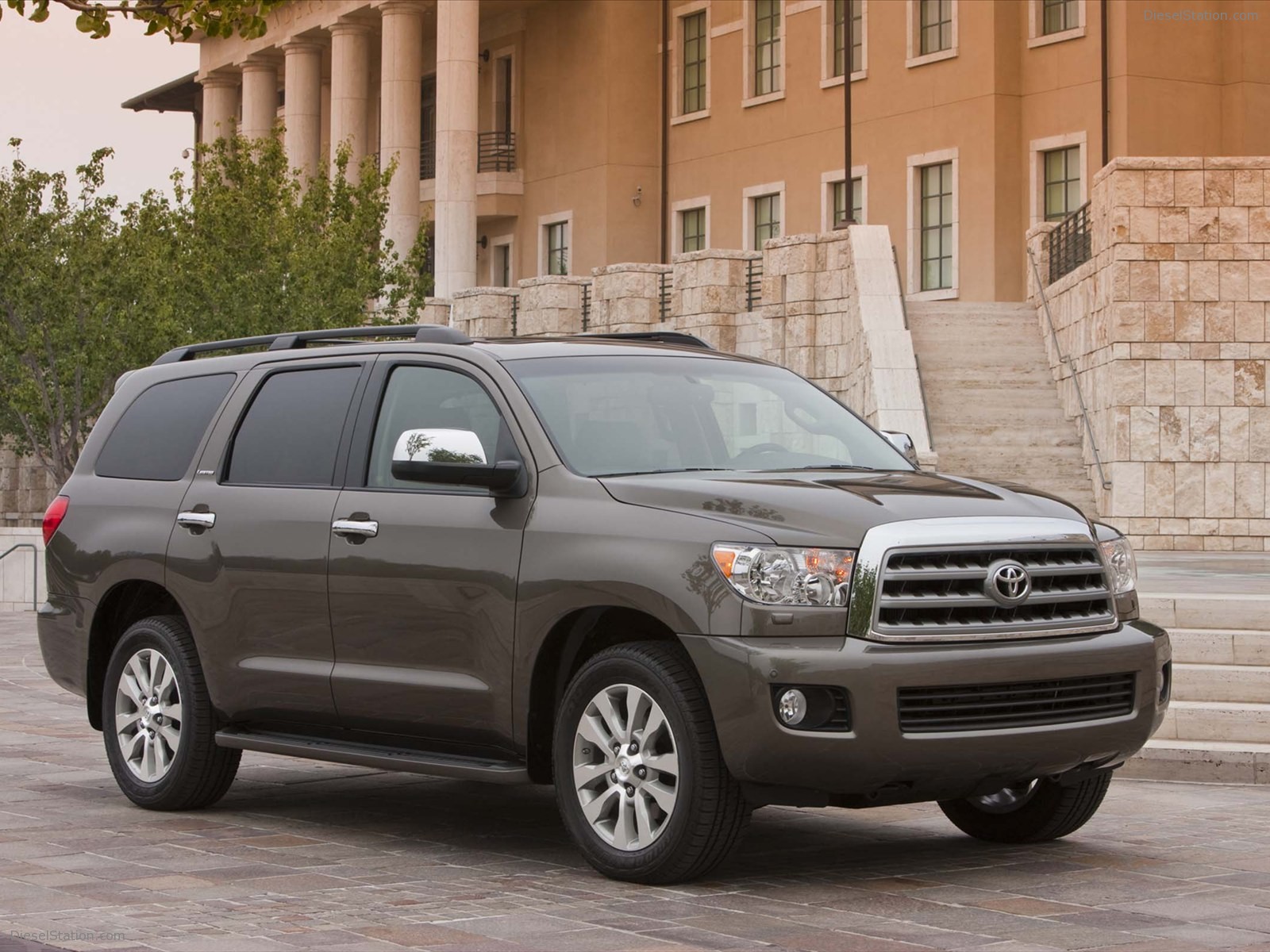 Toyota Sequoia 2011