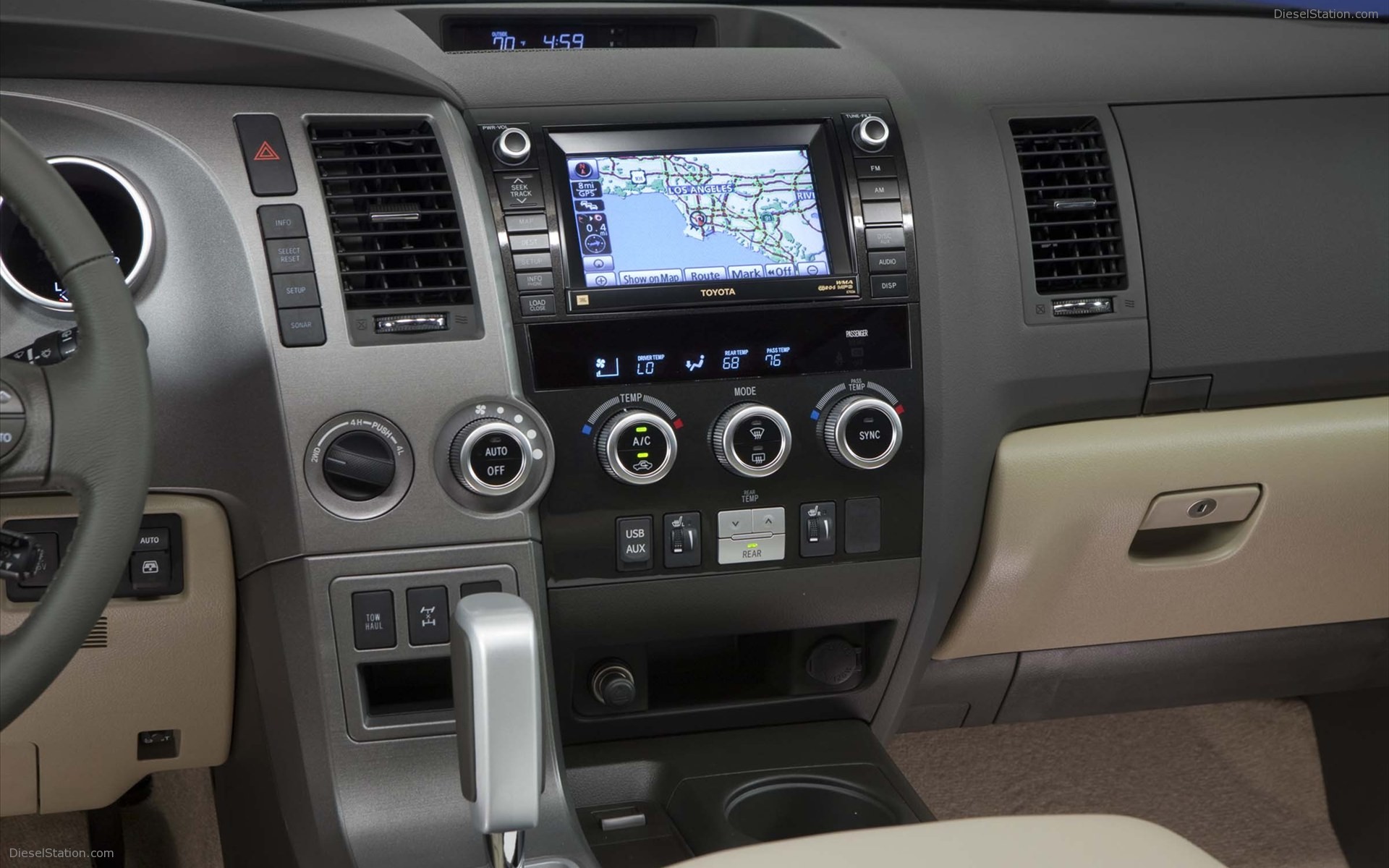 Toyota Sequoia 2011