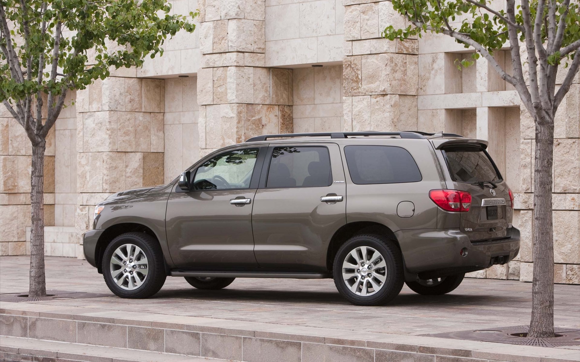 Toyota Sequoia 2011