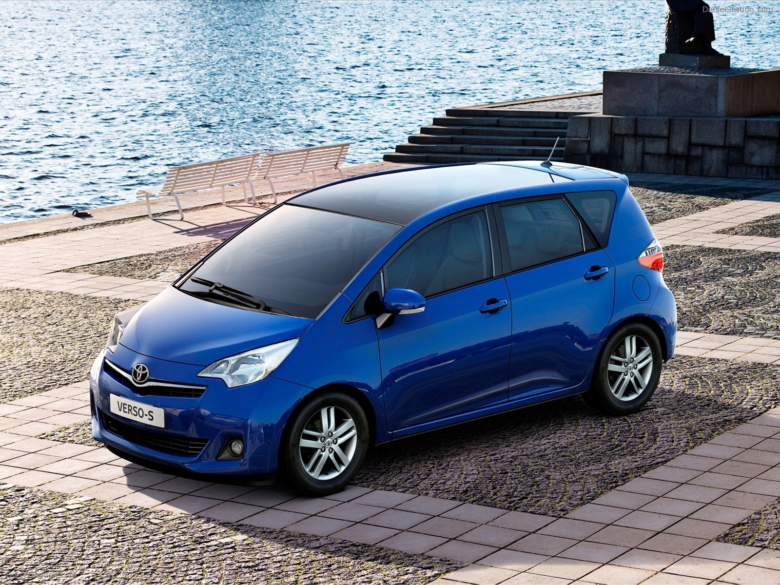 Toyota Verso S 2012