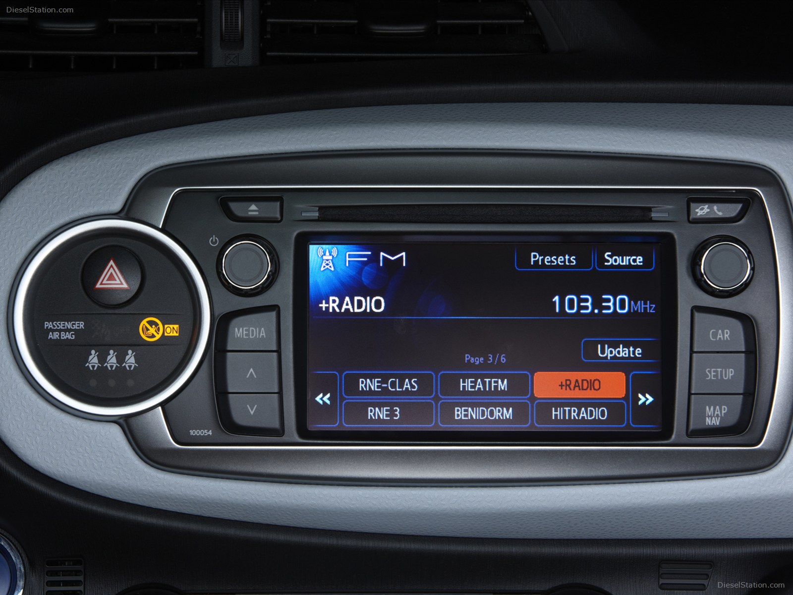 Toyota Yaris Hybrid 2013