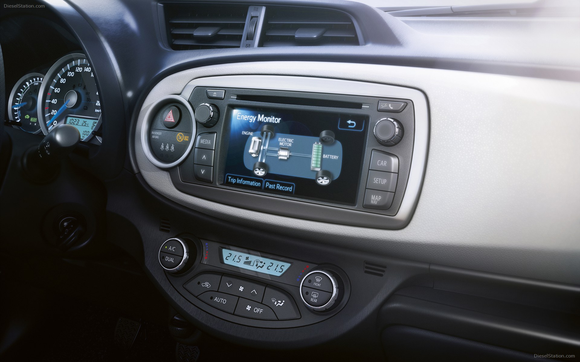 Toyota Yaris Hybrid 2013