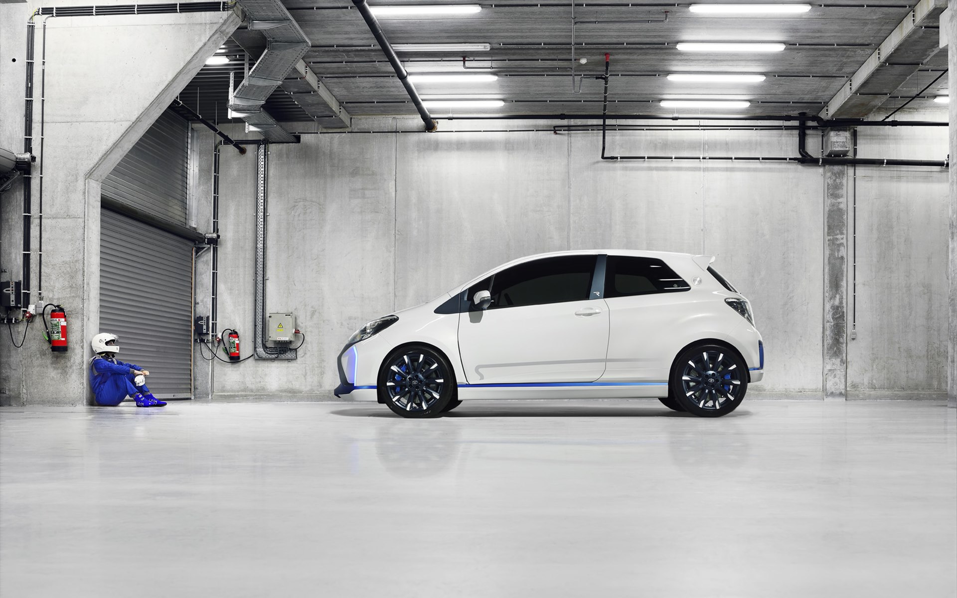 Toyota Yaris Hybrid-R Concept 2013