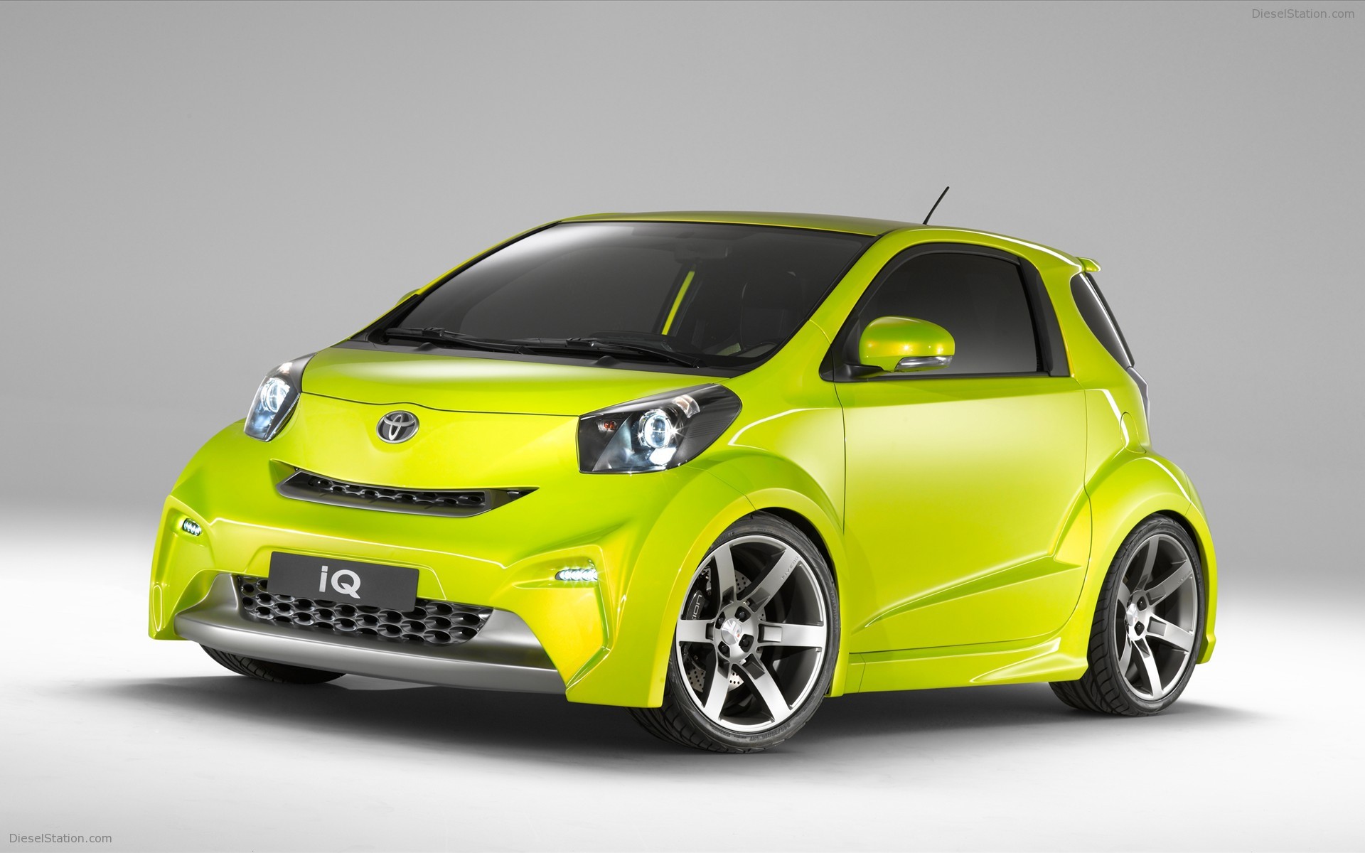Toyota iQ Collection and the iQ for Sports Toyota iQ Collection and the iQ for Sports