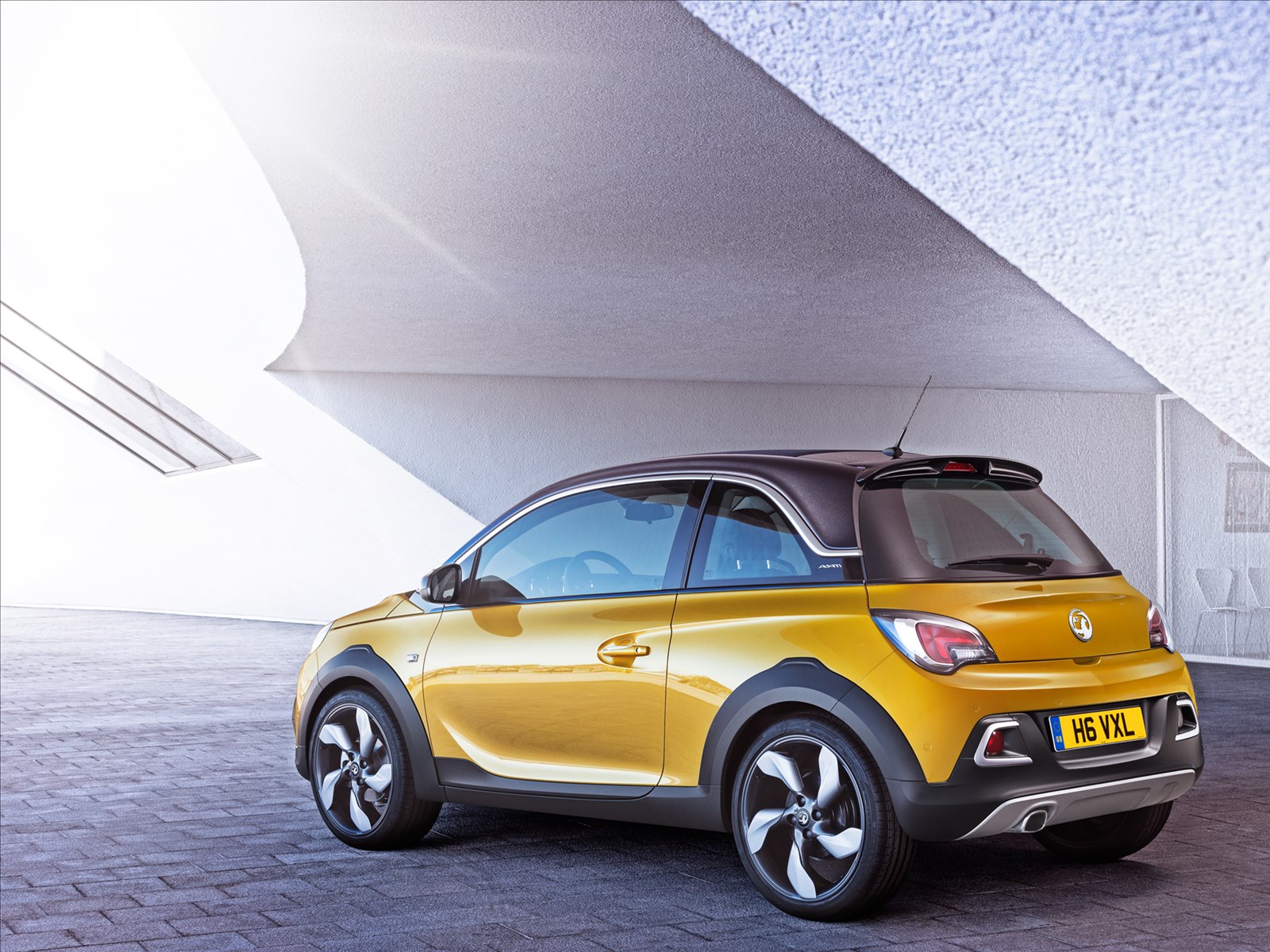 Vauxhall Adam Rocks 2015