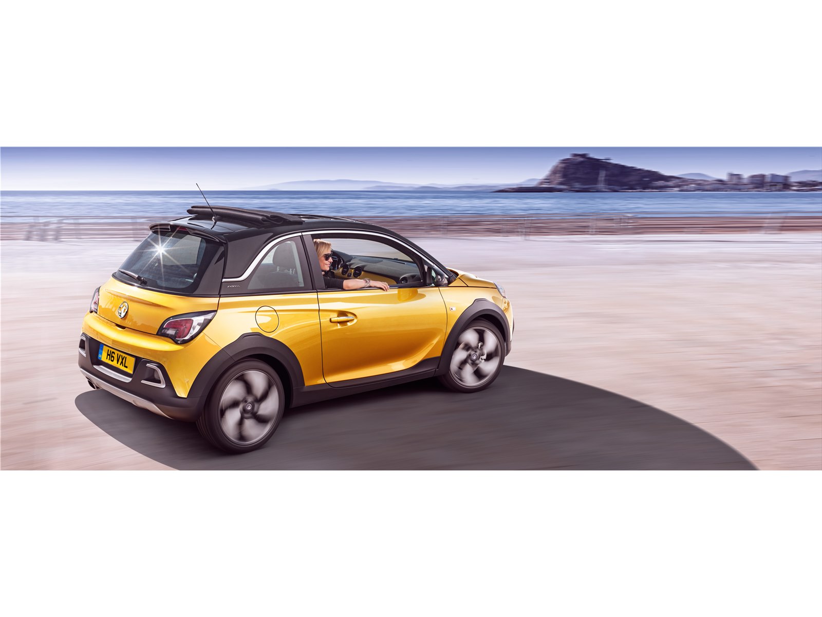 Vauxhall Adam Rocks 2015