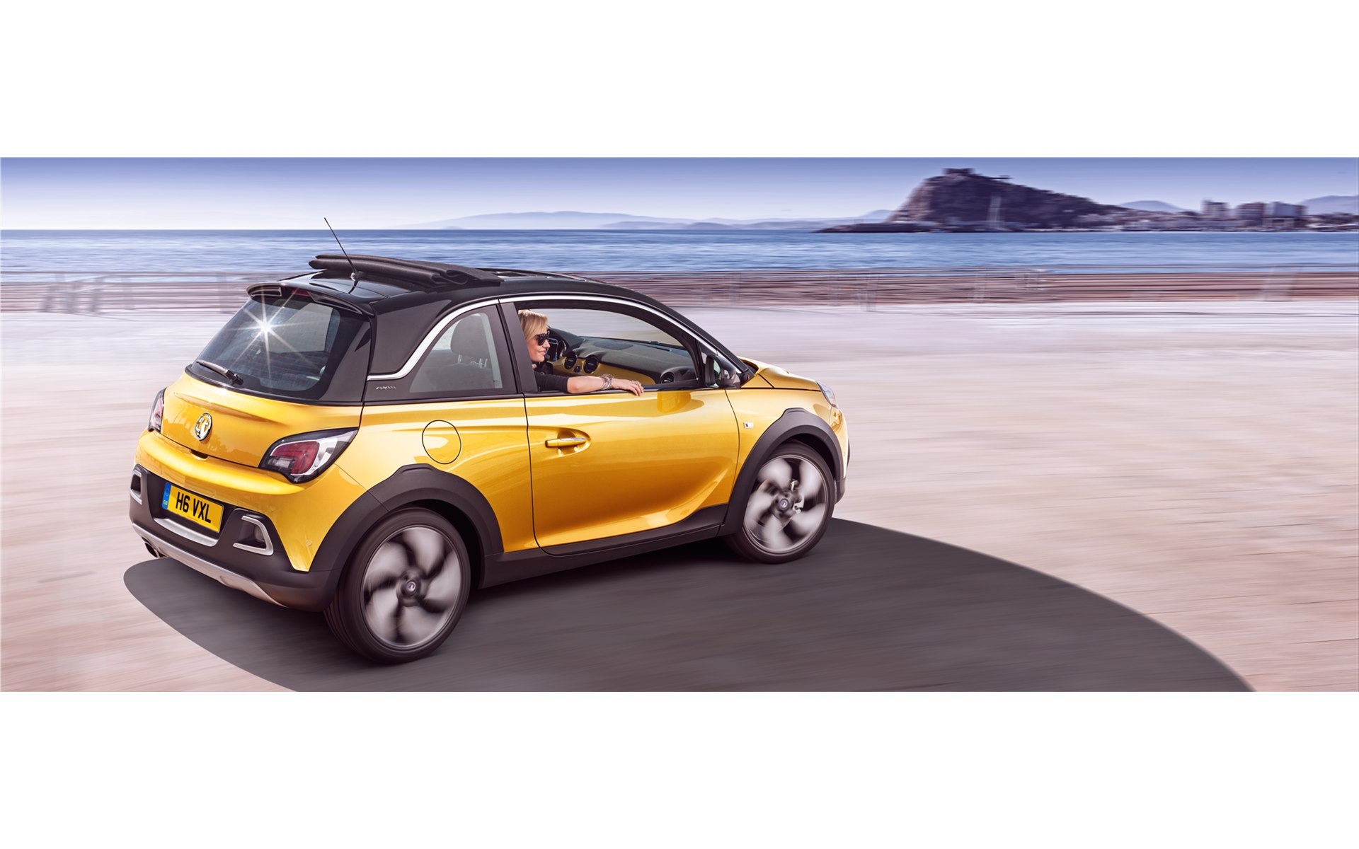 Vauxhall Adam Rocks 2015