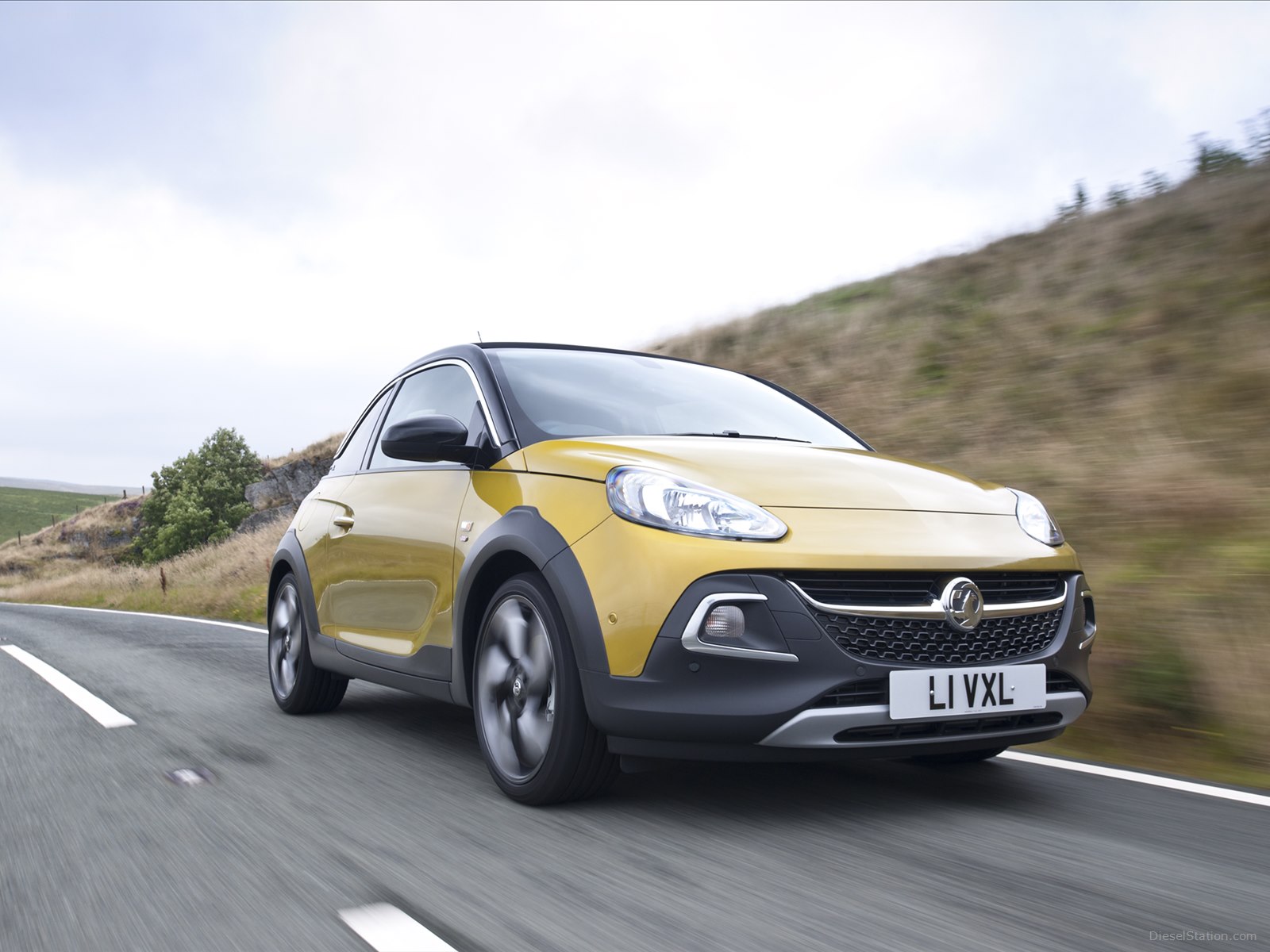 Vauxhall Adam Rocks Air 2015