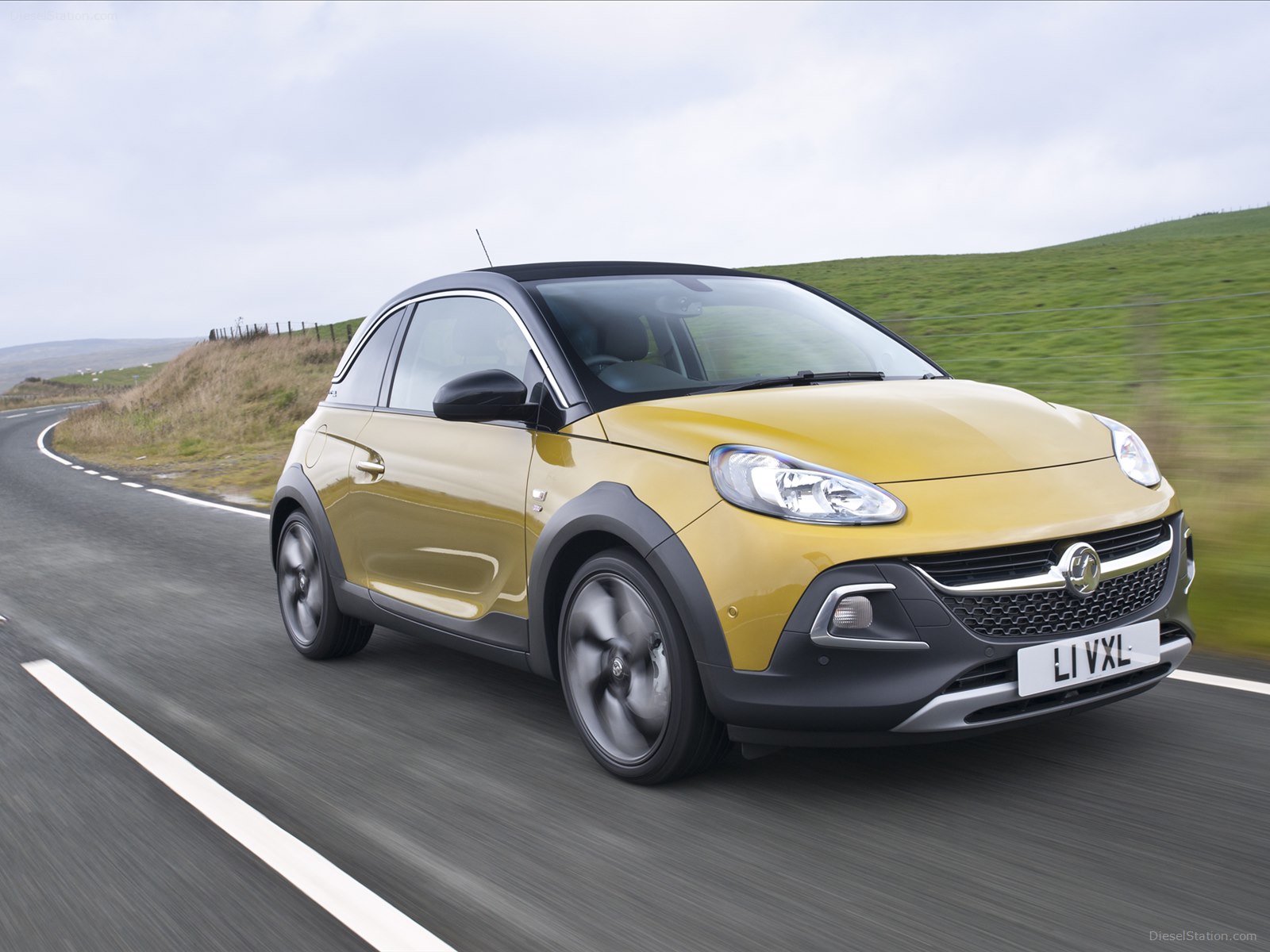 Vauxhall Adam Rocks Air 2015