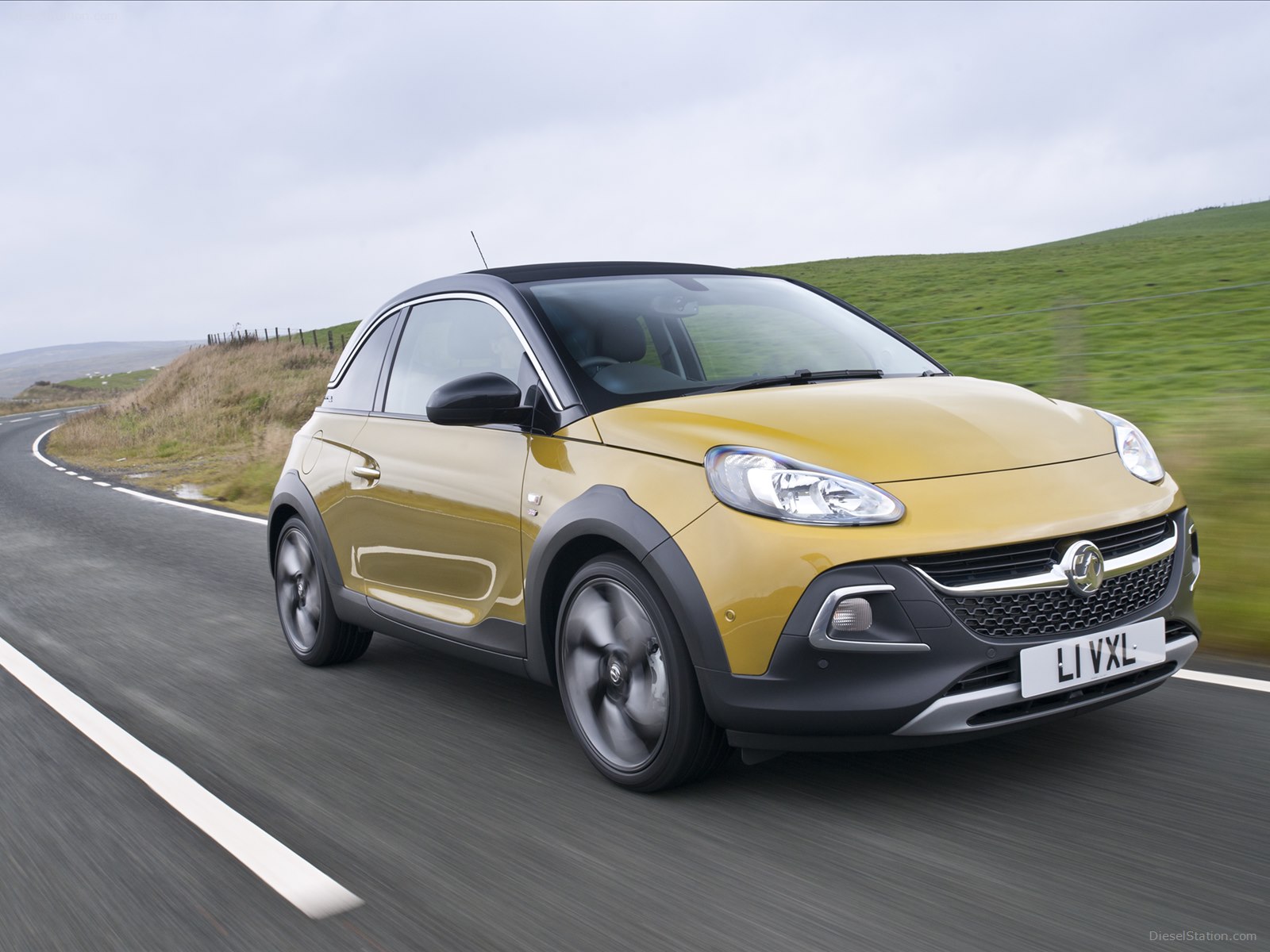 Vauxhall Adam Rocks Air 2015