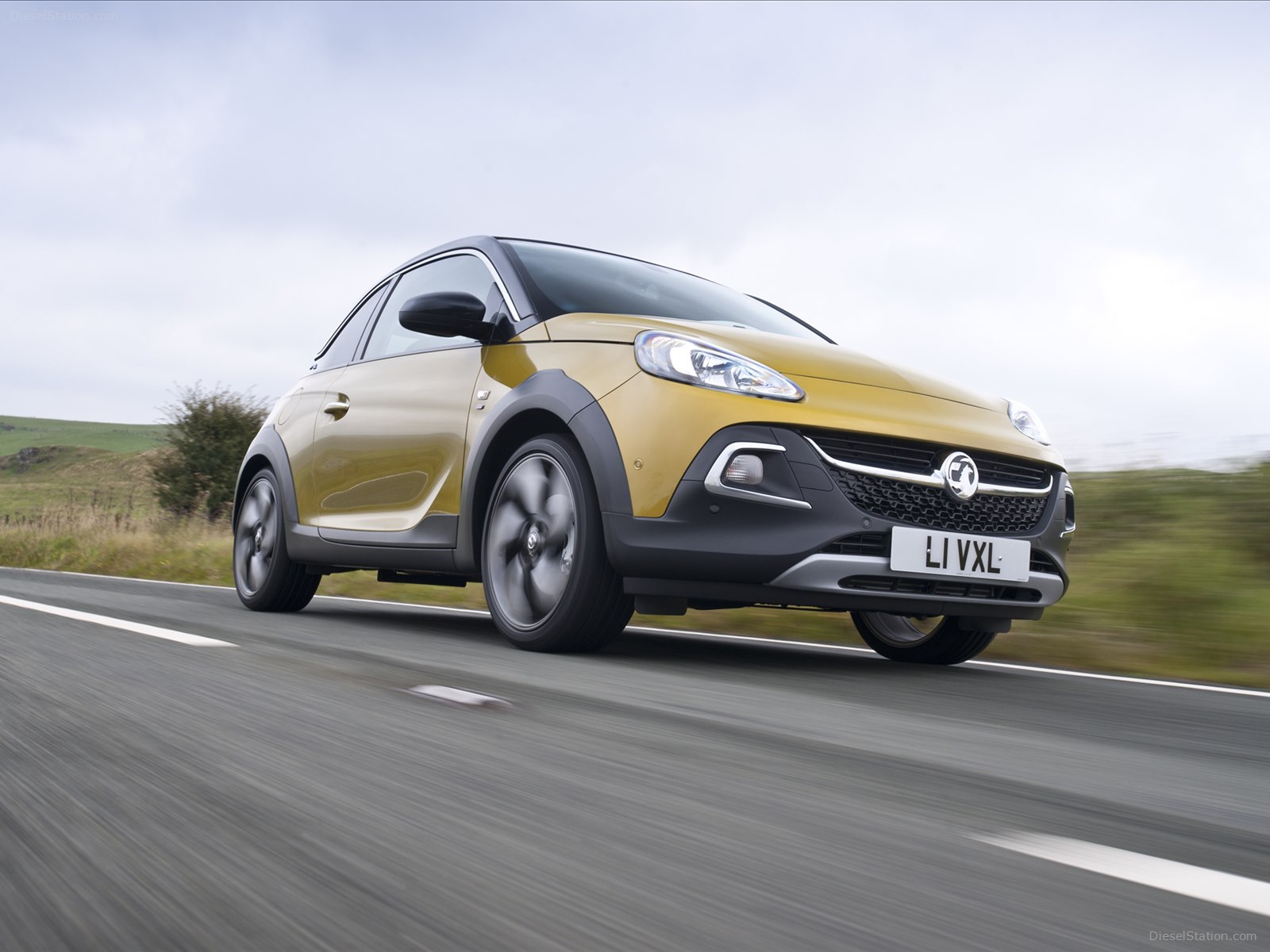 Vauxhall Adam Rocks Air 2015