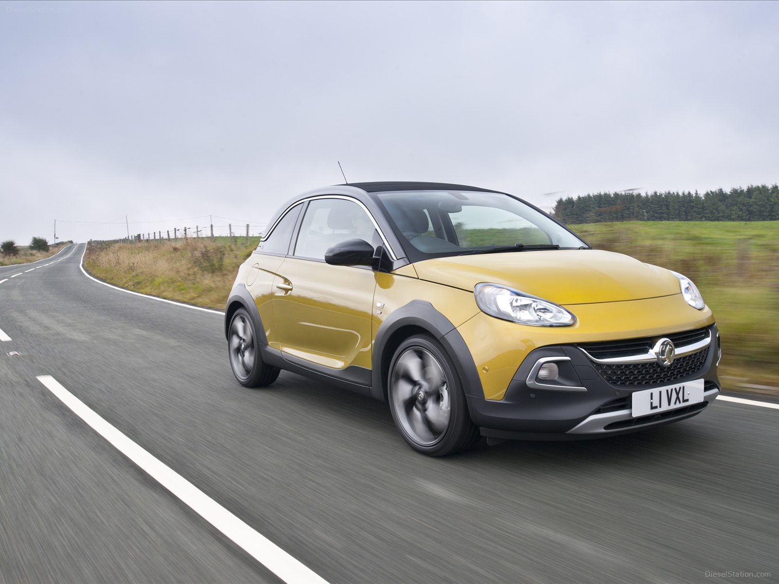 Vauxhall Adam Rocks Air 2015