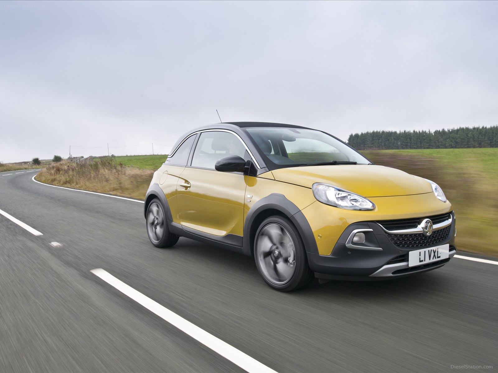 Vauxhall Adam Rocks Air 2015