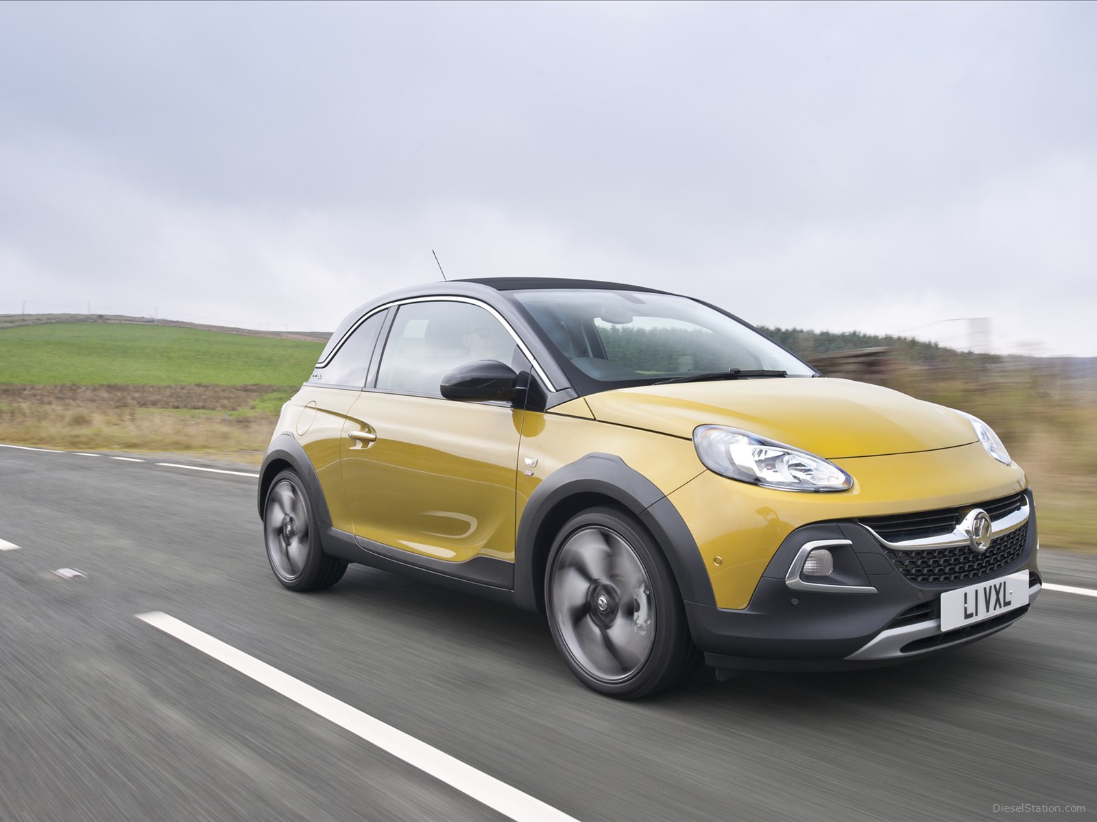Vauxhall Adam Rocks Air 2015