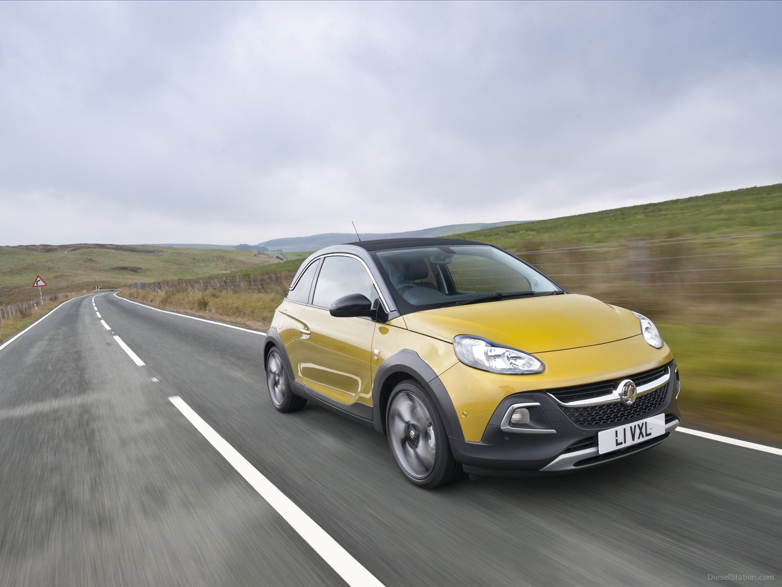 Vauxhall Adam Rocks Air 2015