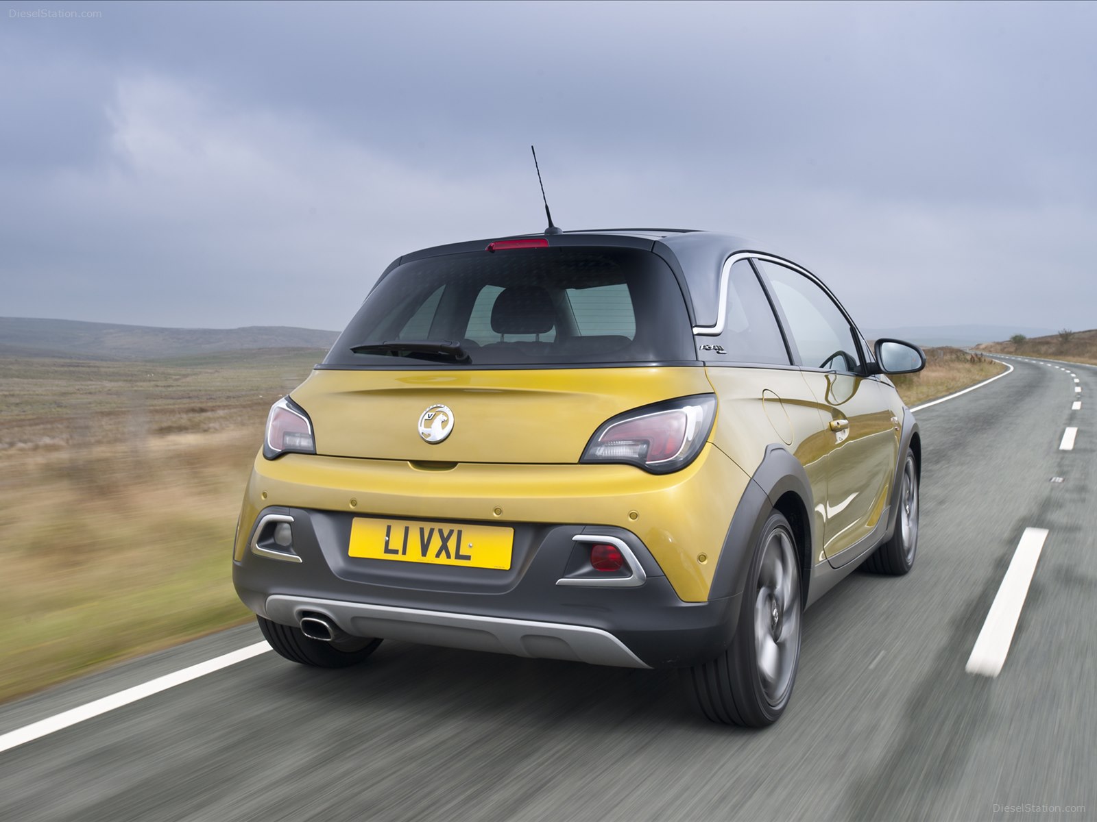 Vauxhall Adam Rocks Air 2015