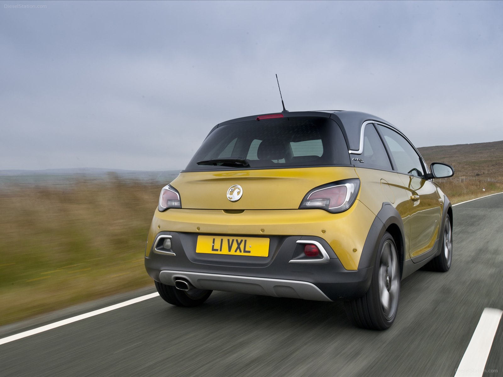 Vauxhall Adam Rocks Air 2015