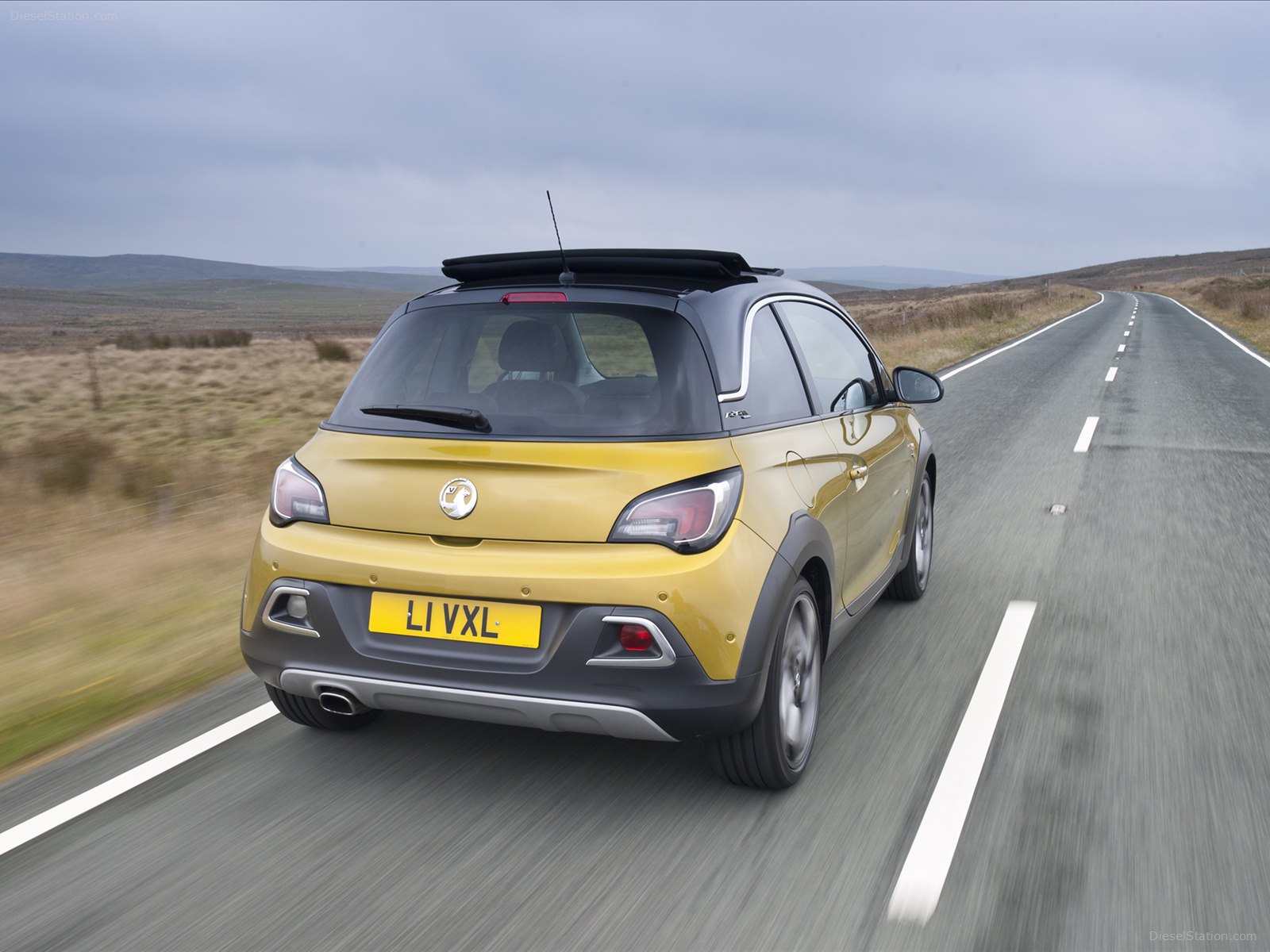 Vauxhall Adam Rocks Air 2015