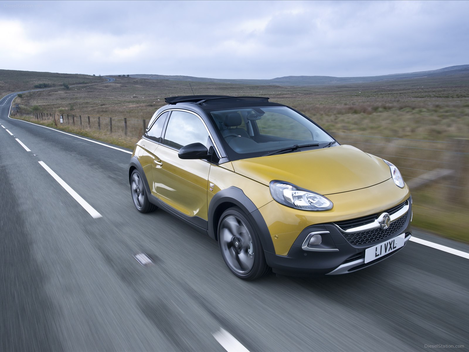 Vauxhall Adam Rocks Air 2015