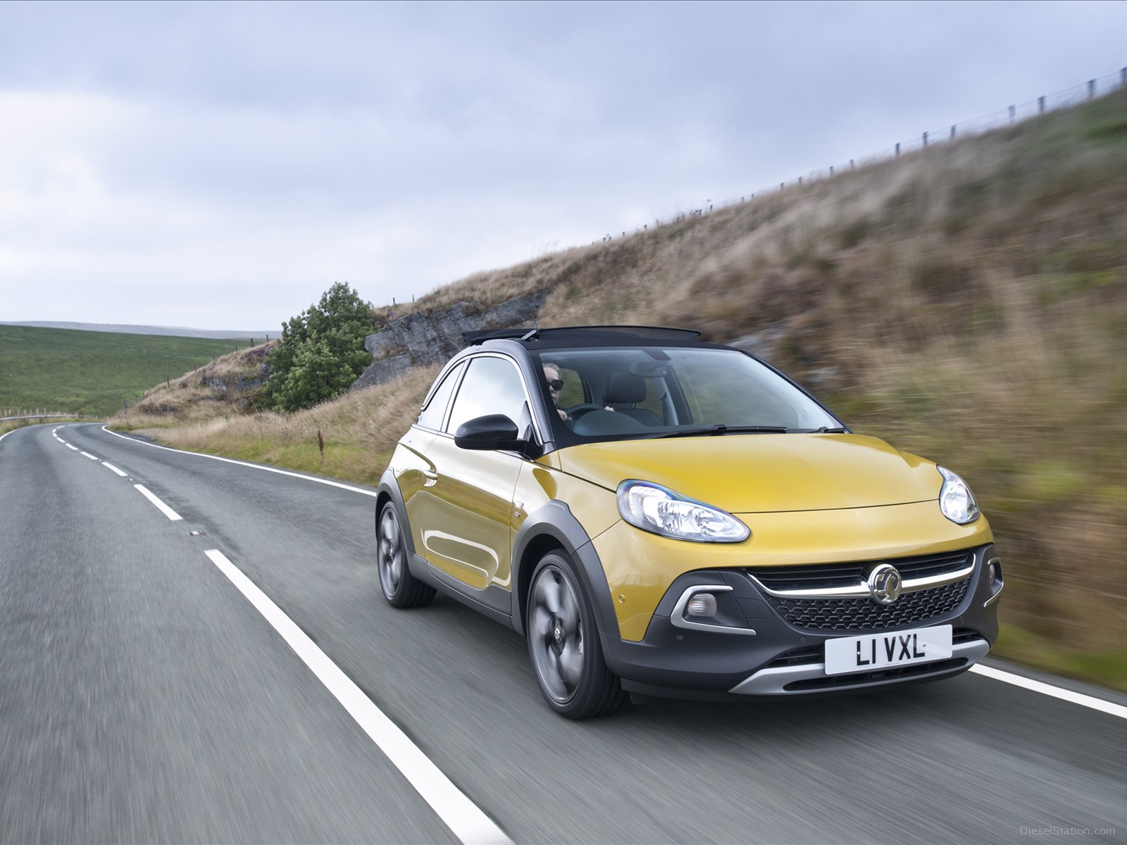 Vauxhall Adam Rocks Air 2015
