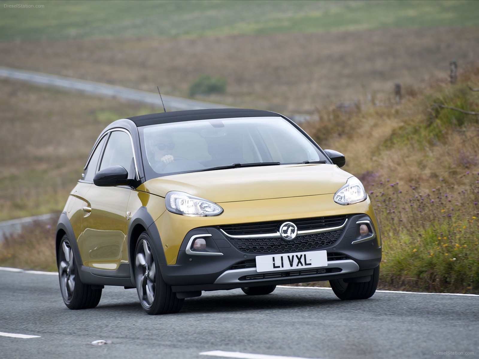 Vauxhall Adam Rocks Air 2015