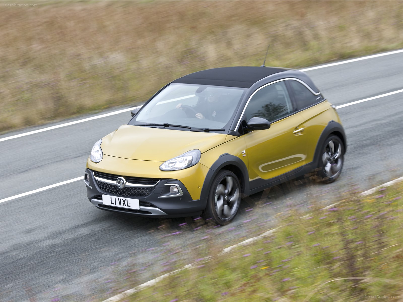 Vauxhall Adam Rocks Air 2015