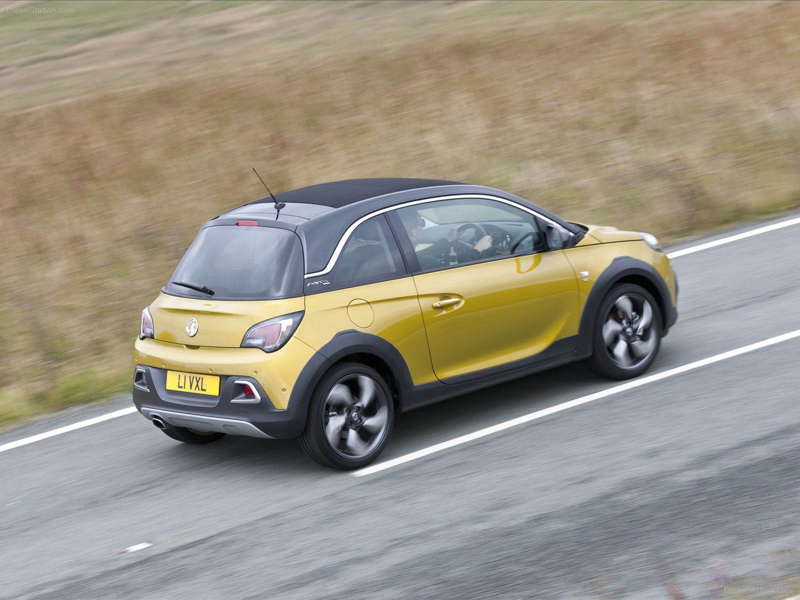 Vauxhall Adam Rocks Air 2015