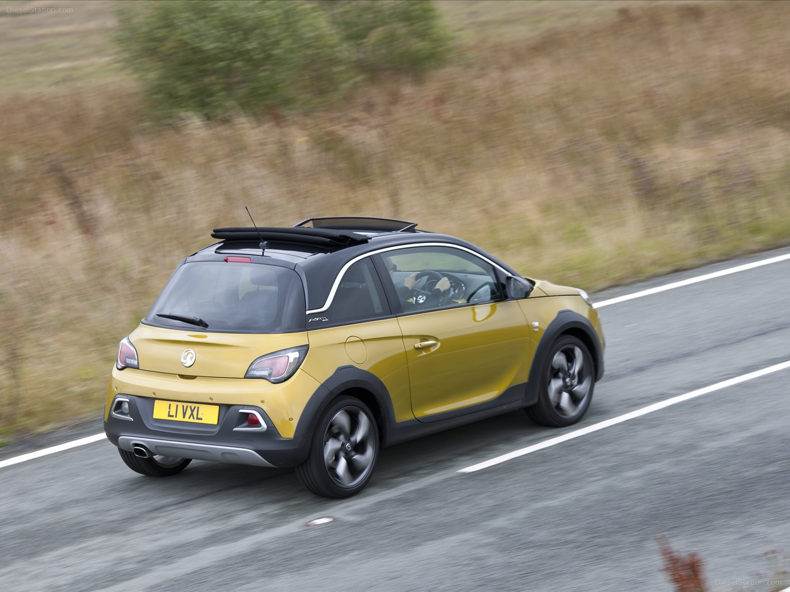 Vauxhall Adam Rocks Air 2015