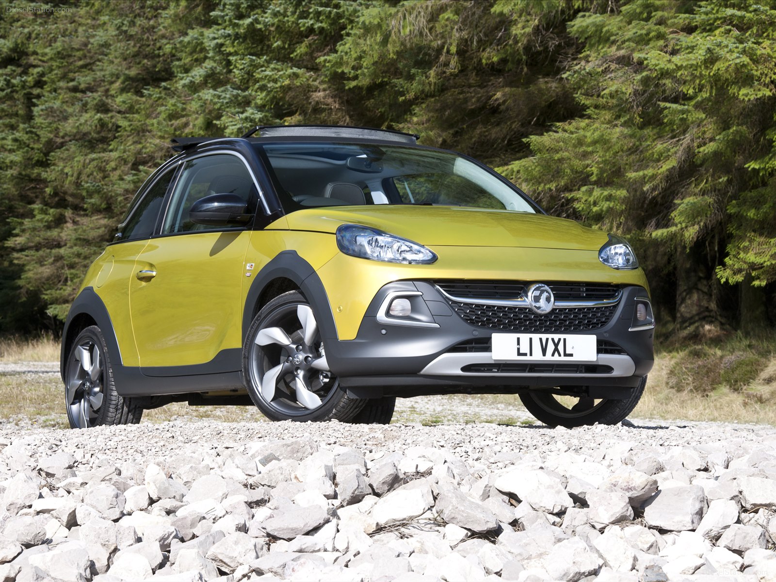 Vauxhall Adam Rocks Air 2015