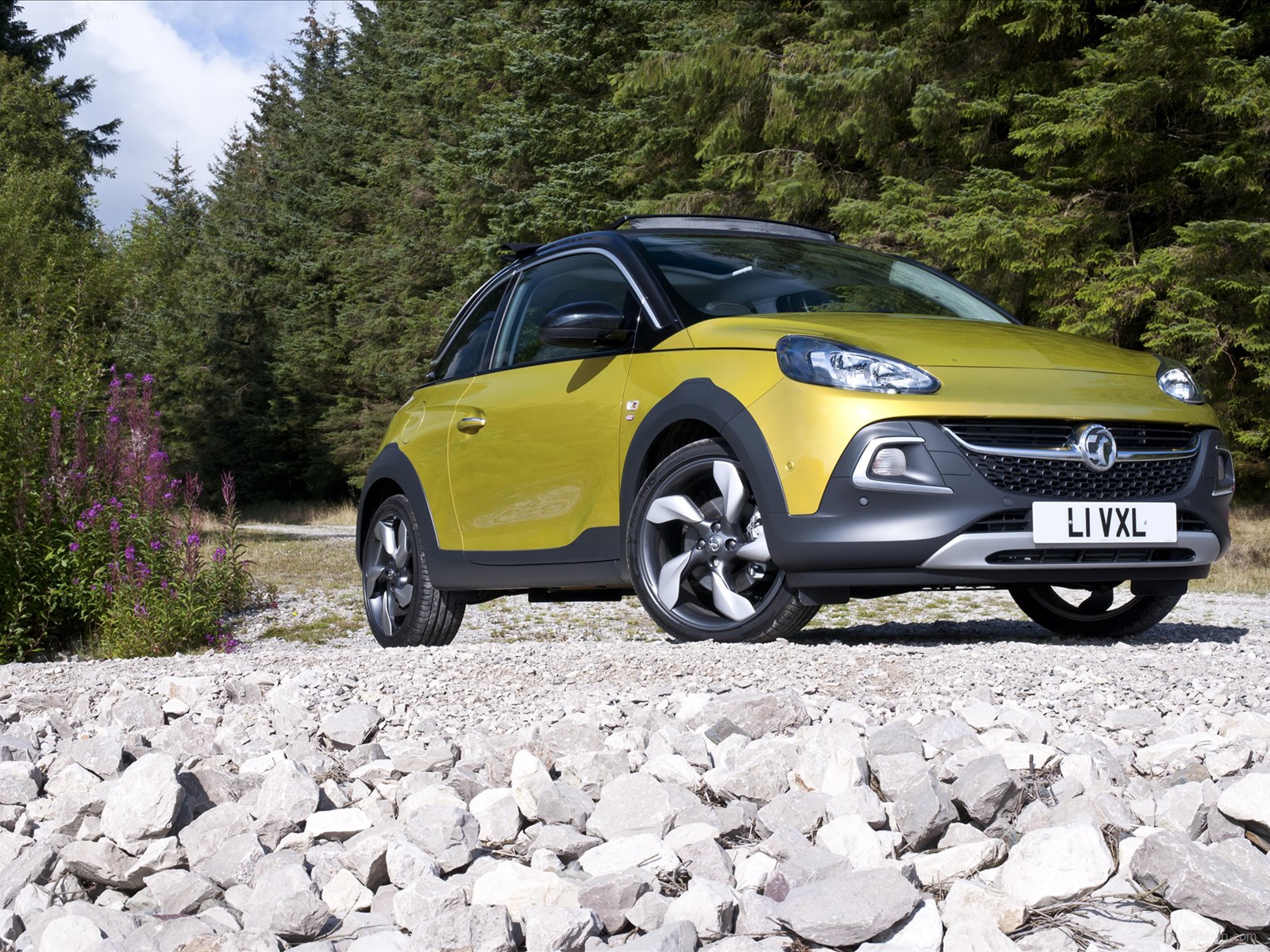 Vauxhall Adam Rocks Air 2015