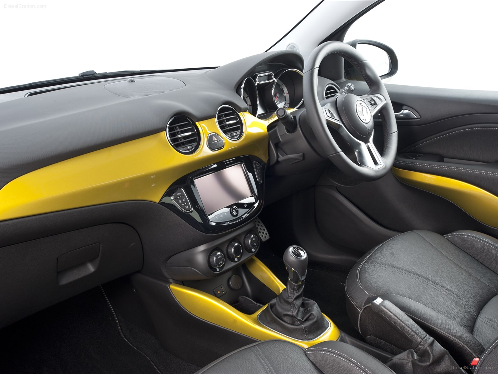 Vauxhall Adam Rocks Air 2015