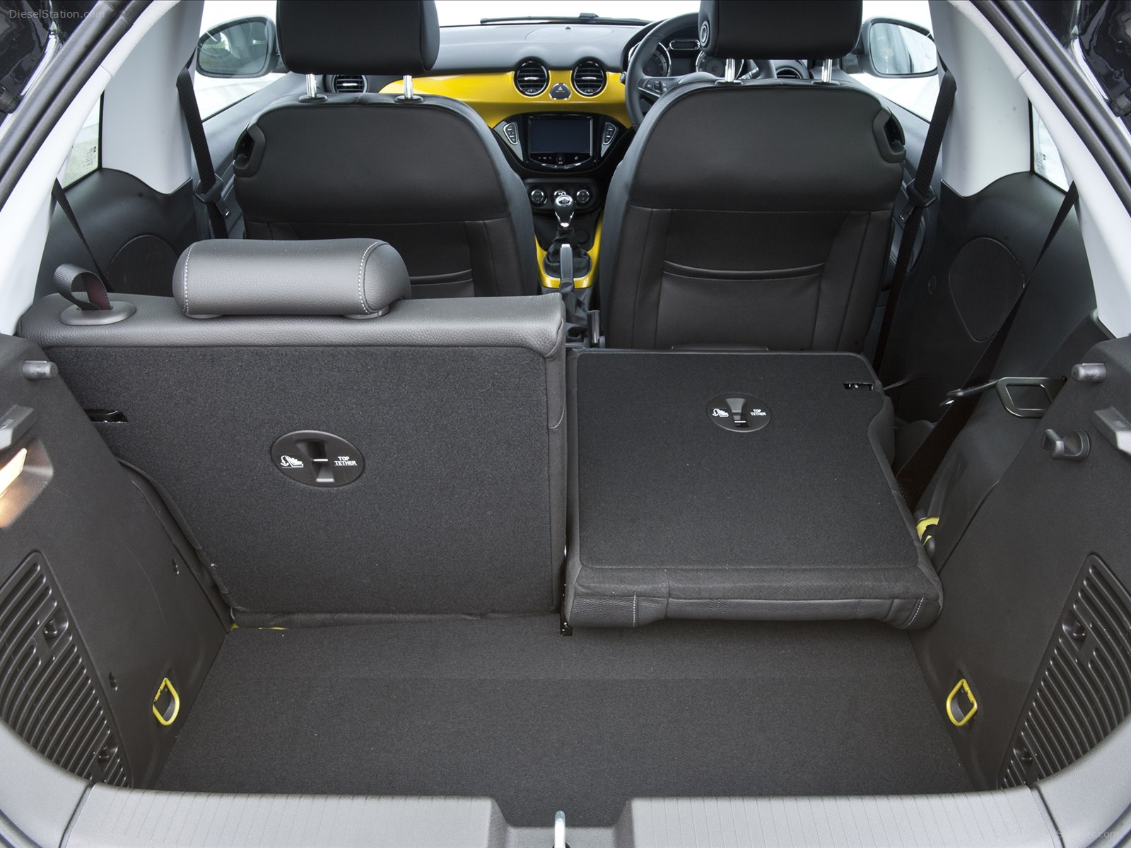 Vauxhall Adam Rocks Air 2015