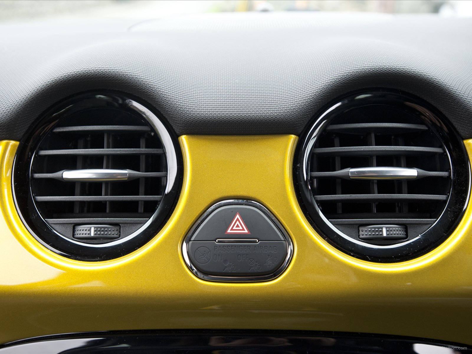 Vauxhall Adam Rocks Air 2015