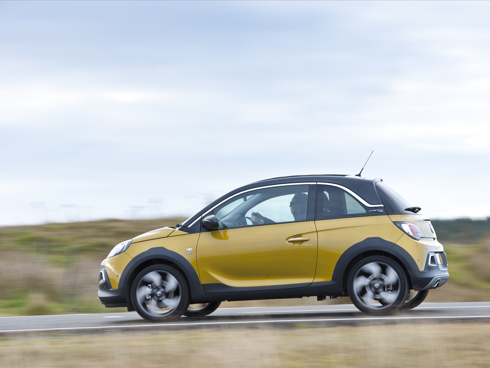 Vauxhall Adam Rocks Air 2015