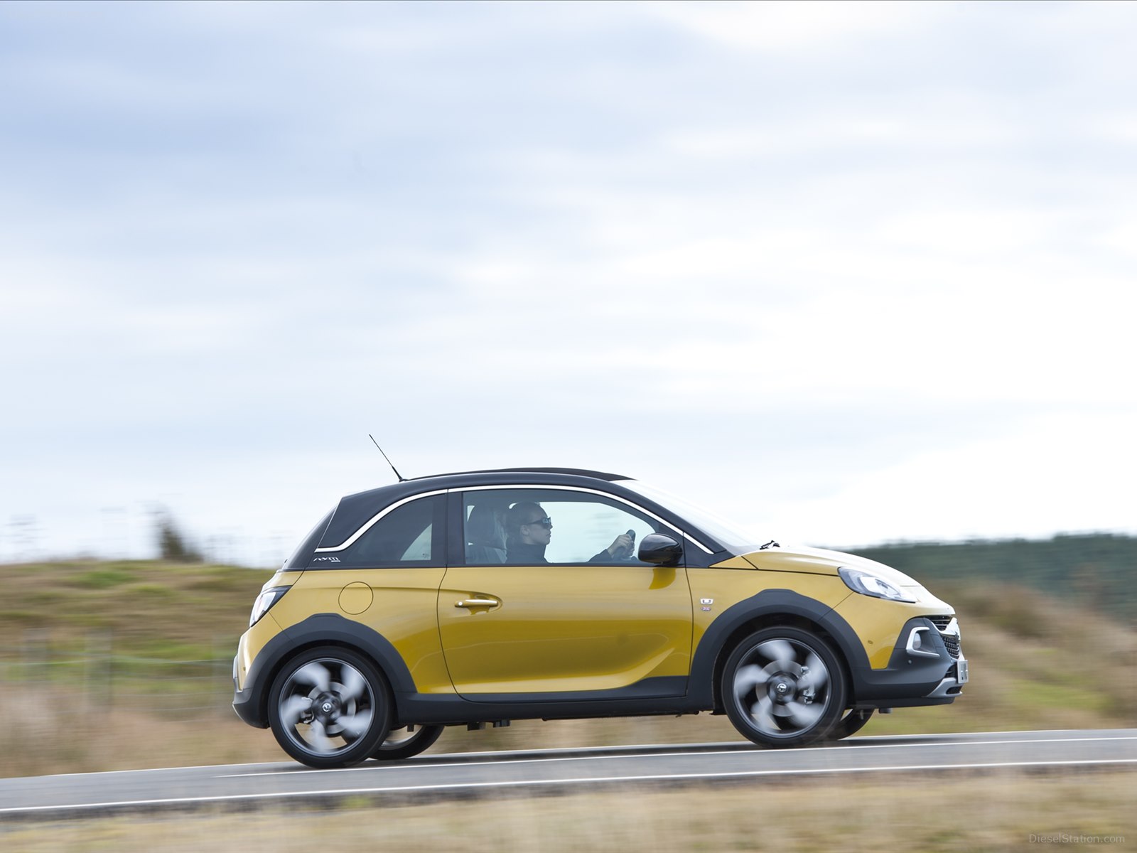 Vauxhall Adam Rocks Air 2015
