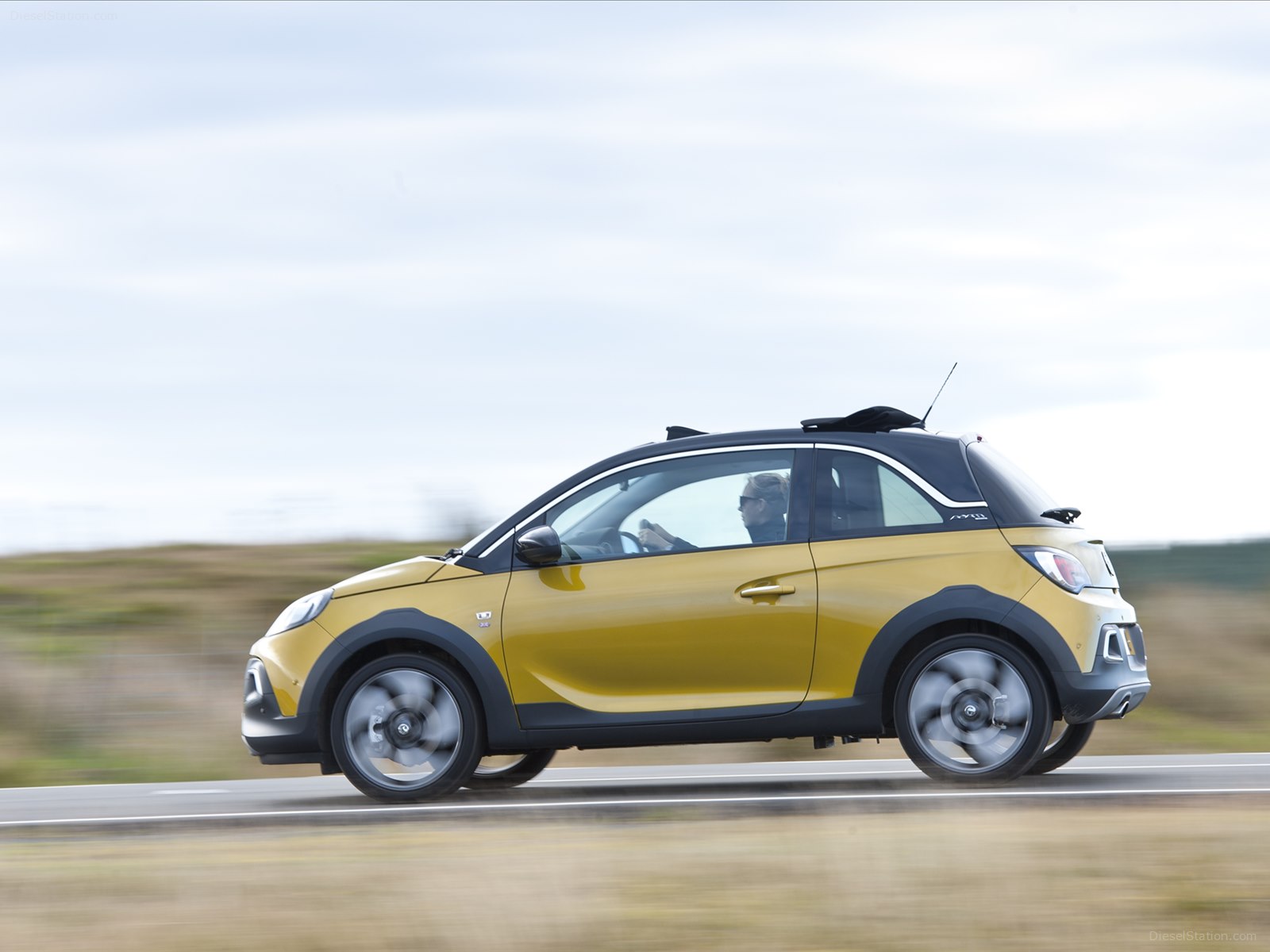Vauxhall Adam Rocks Air 2015