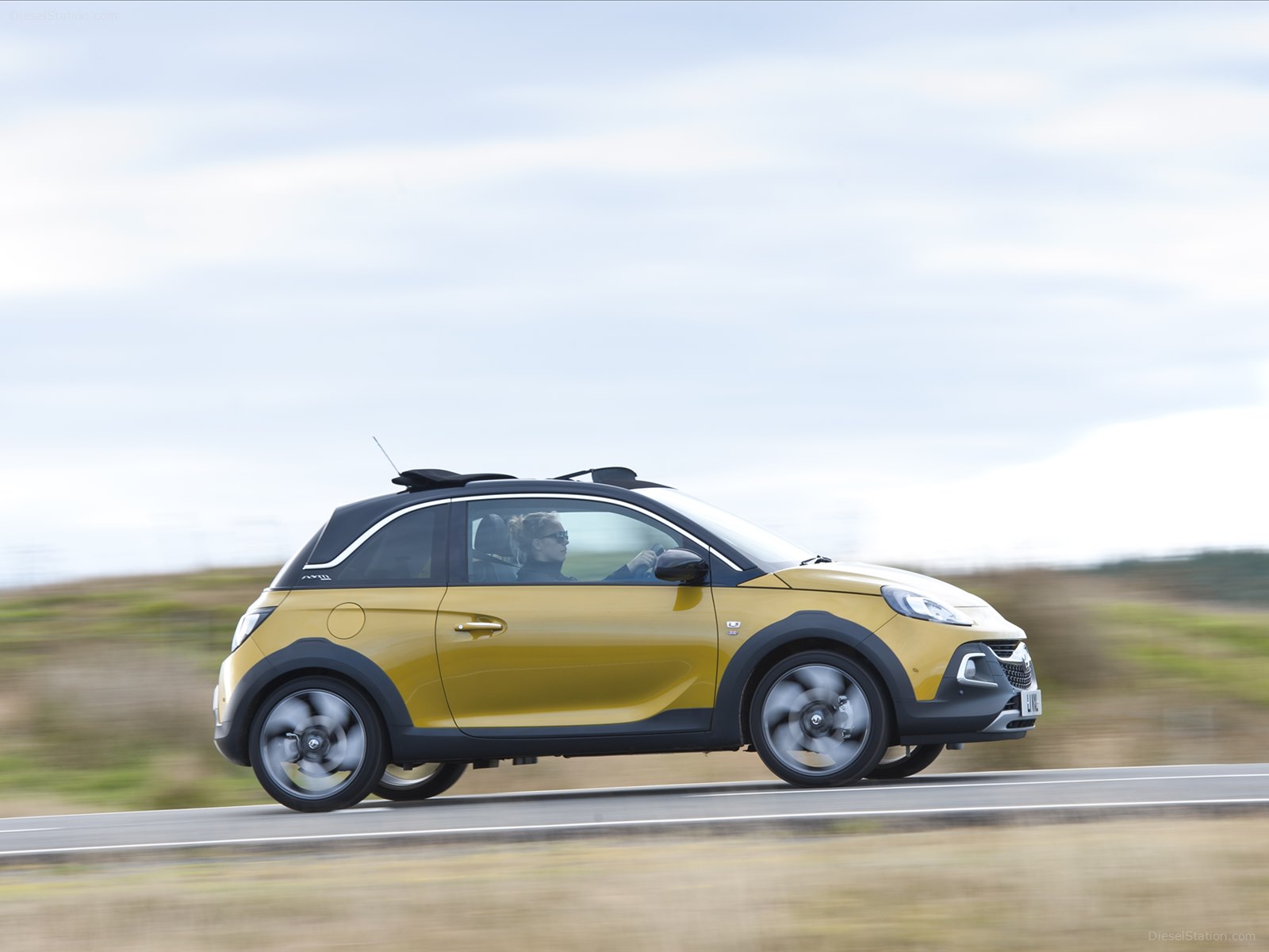 Vauxhall Adam Rocks Air 2015