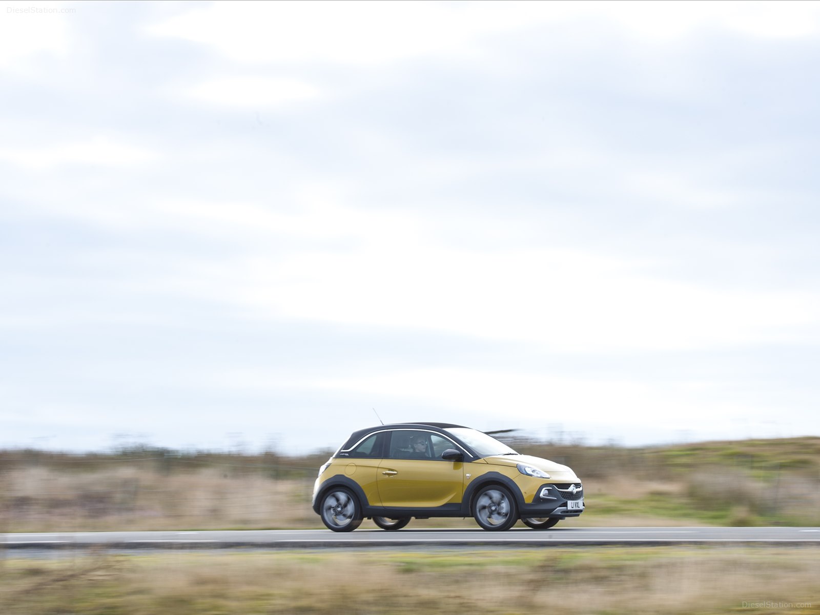 Vauxhall Adam Rocks Air 2015