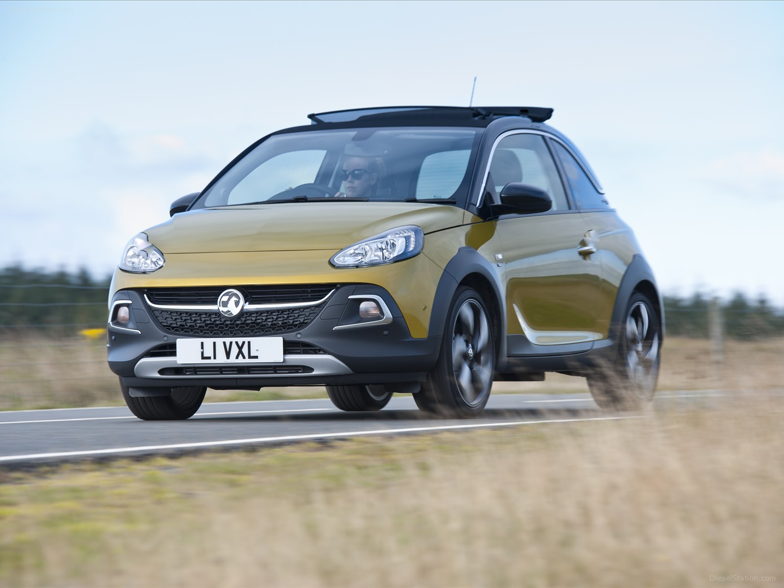 Vauxhall Adam Rocks Air 2015
