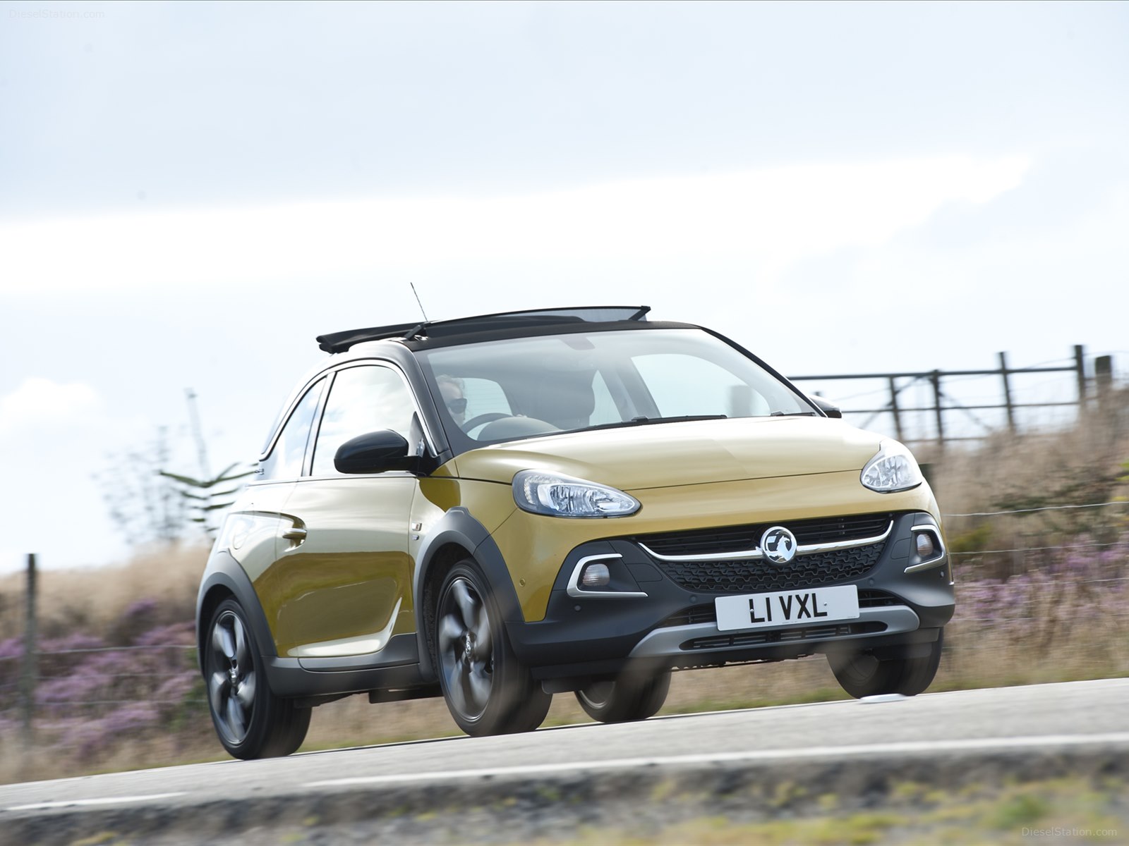 Vauxhall Adam Rocks Air 2015